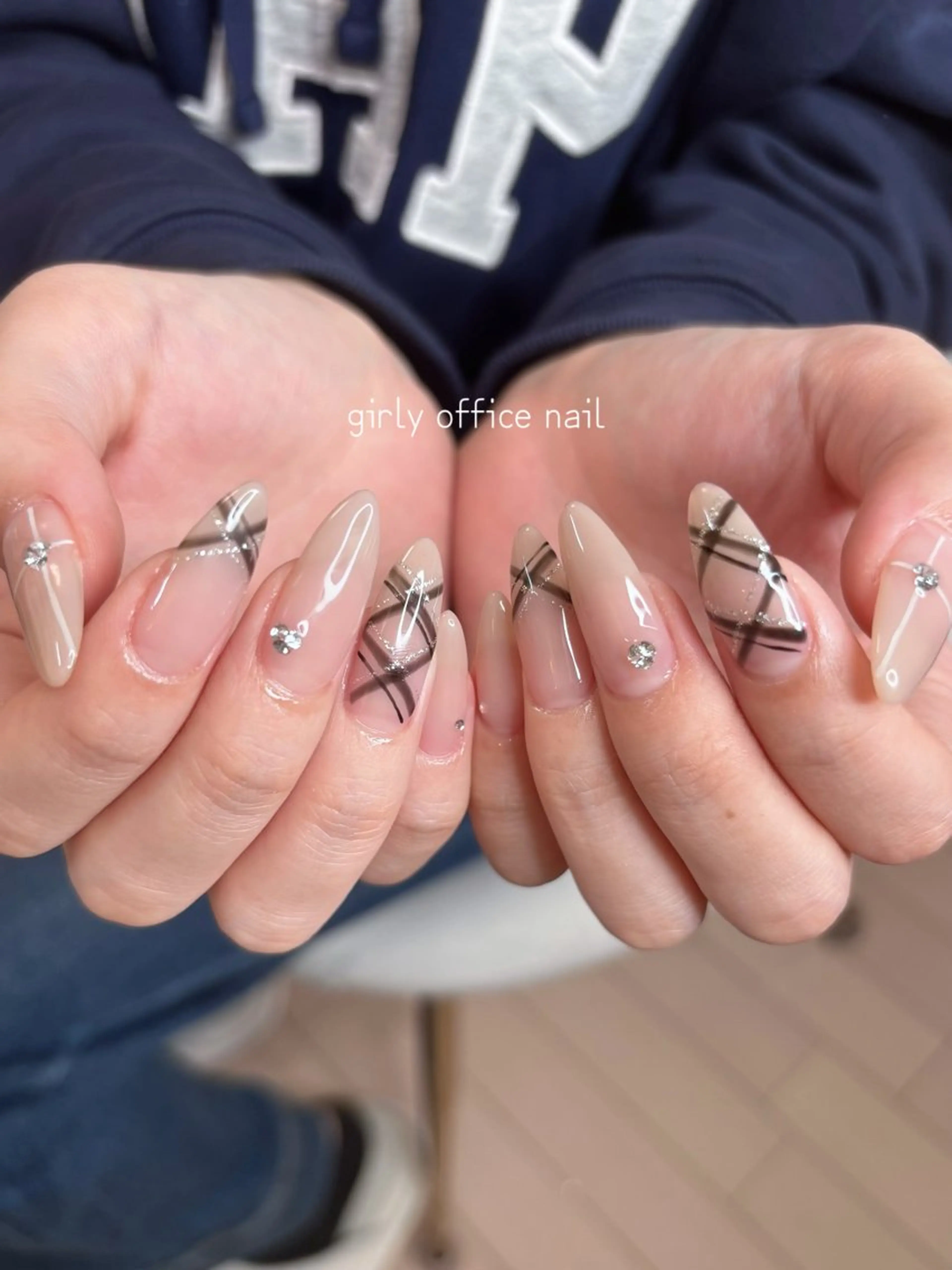 ネイル moi nail ˙⋆.˚のネイルデザイン