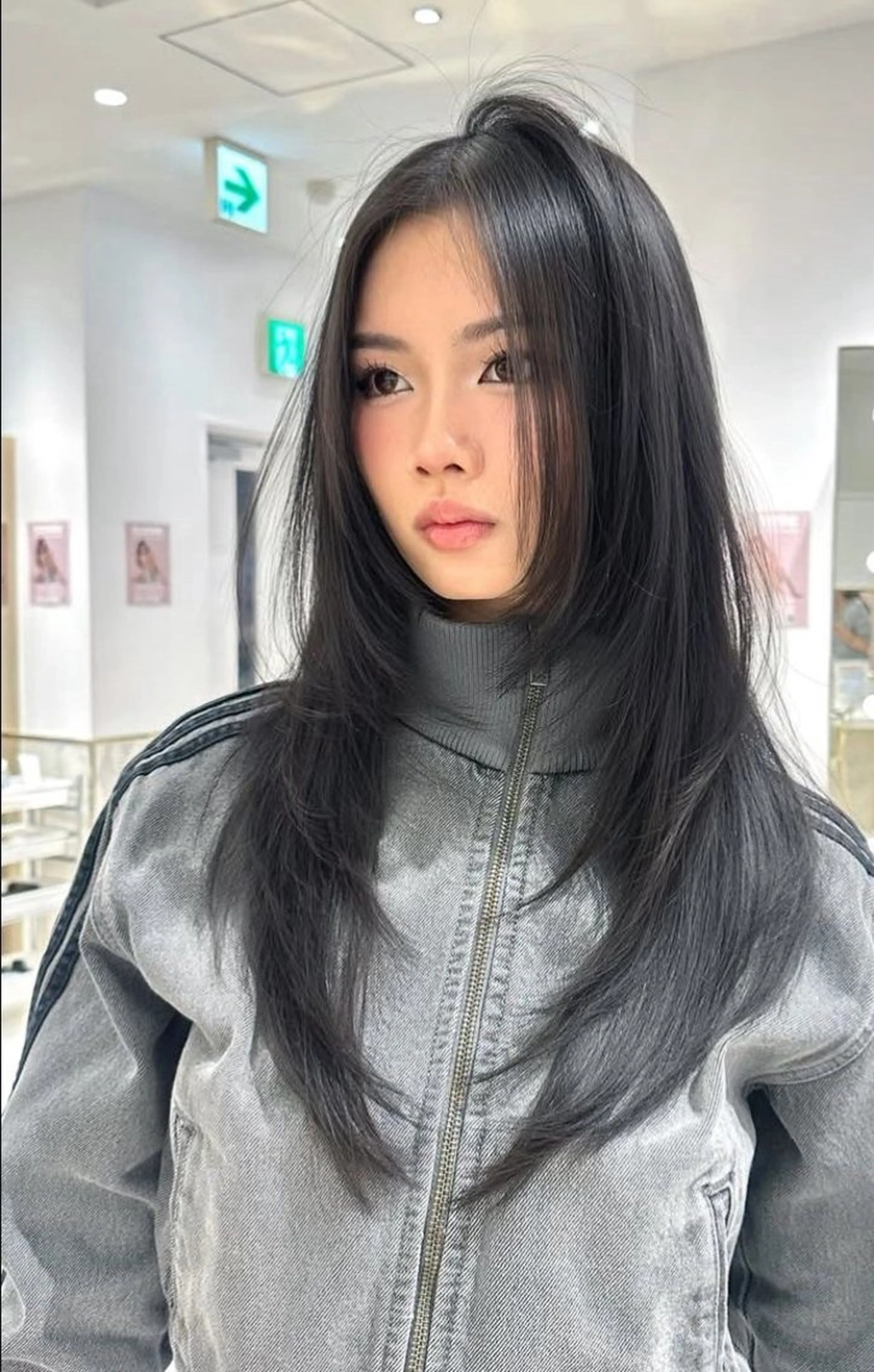 セミロング 【arc】 佐藤未希穂/レイヤーのヘアスタイル