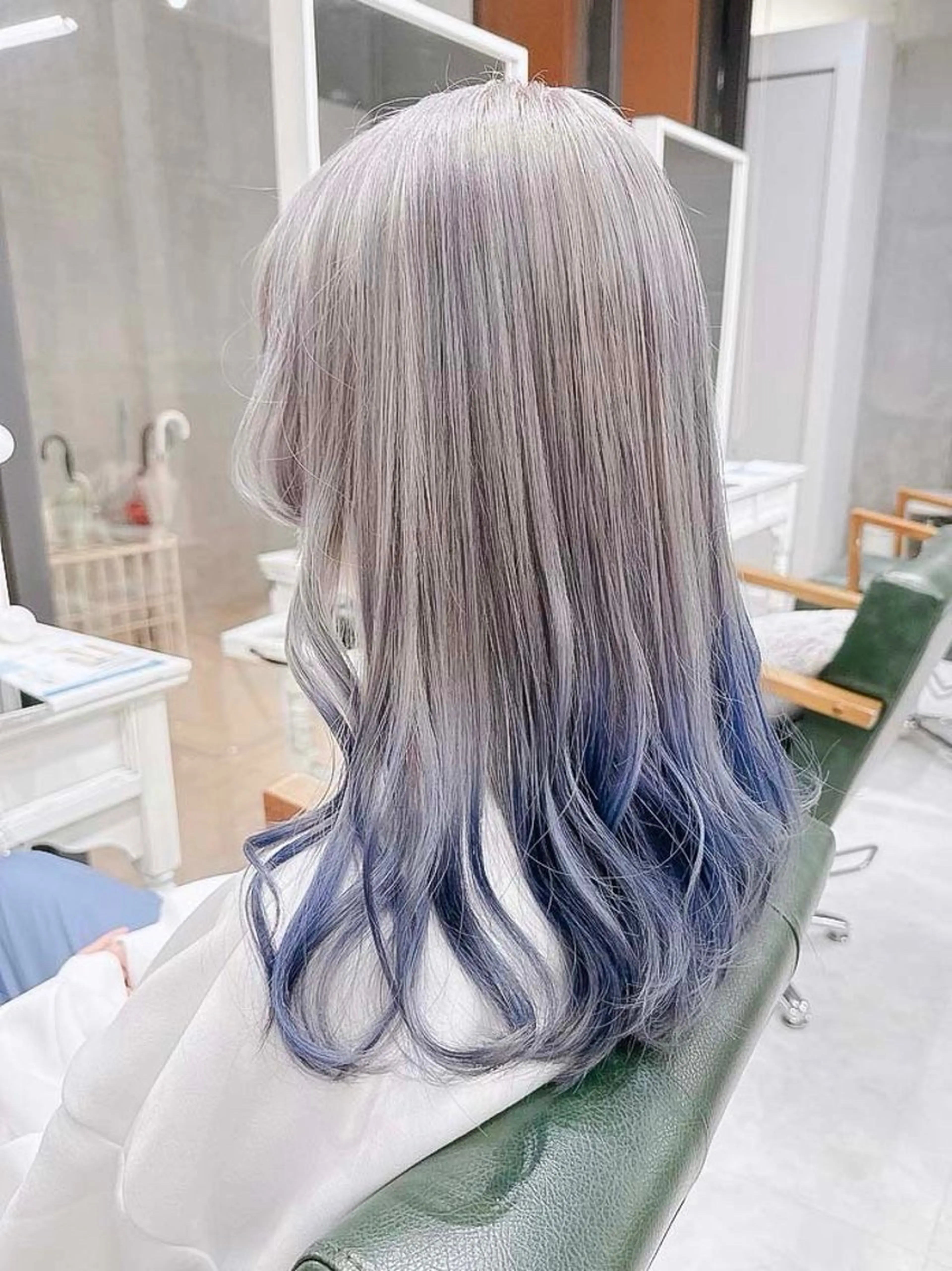 ロング カラー ヘアアレンジ ブリーチ ケアブリーチ 透明感カラー デザインカラー ハイトーンカラー 𝐑𝐈𝐍𝐊𝐀 🐣🩷のヘアスタイル