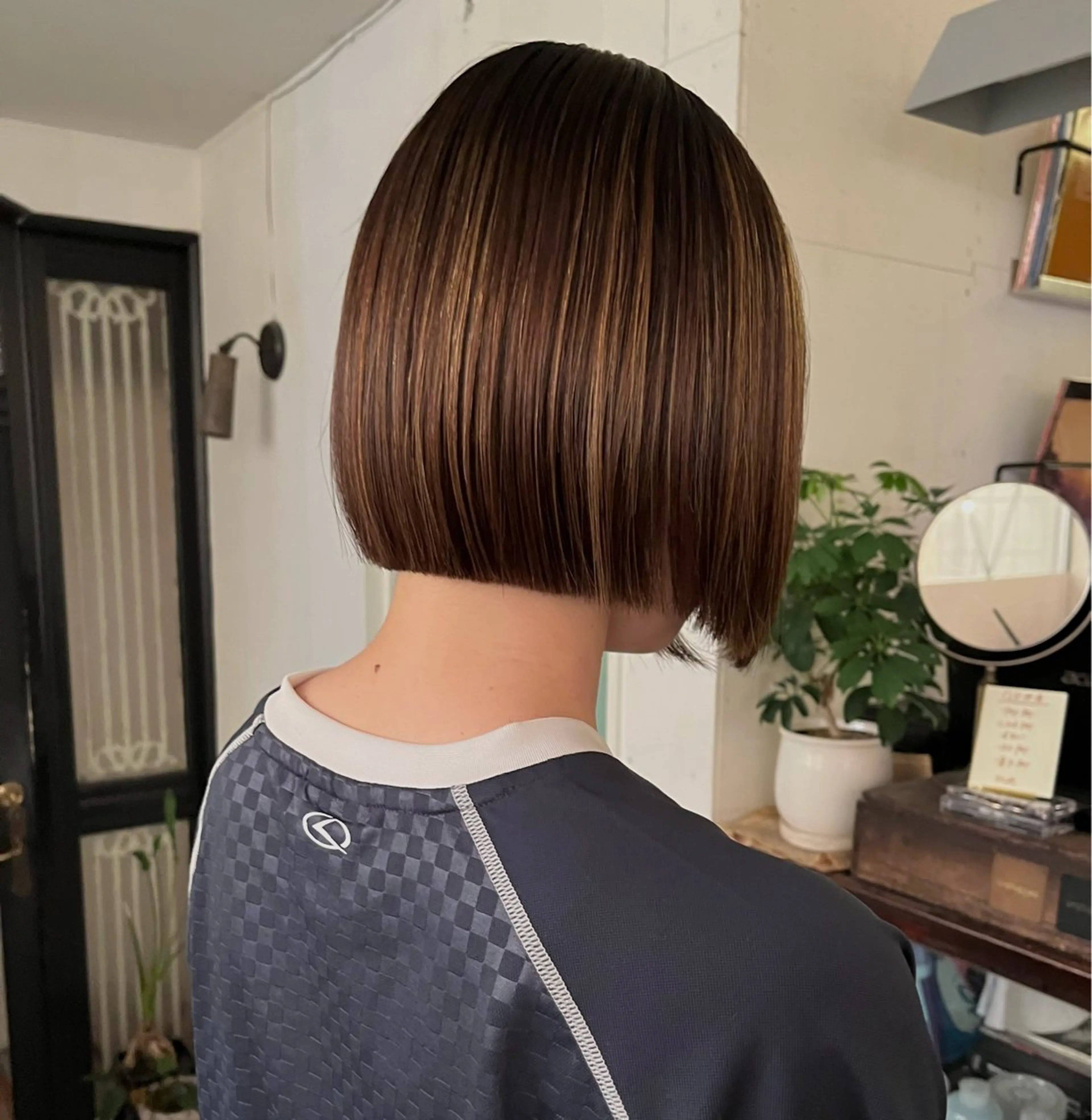 ミディアム 切りっぱなしボブ ボブ カット ブリーチなし/透明感 /ショート/大世のヘアスタイル