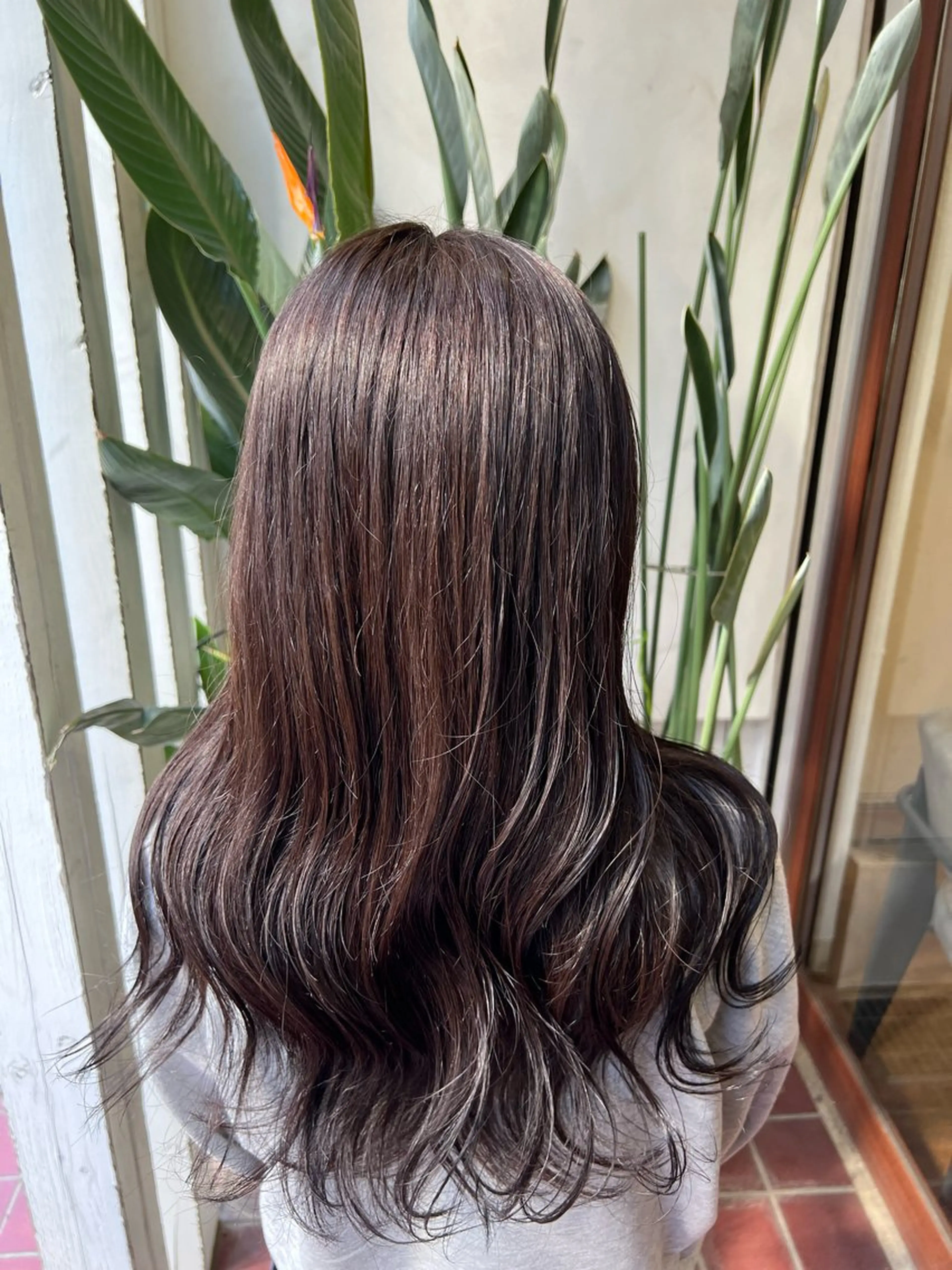 ロング カラー ブリーチ ブリーチなしカラー ロング トリートメント ヘアカラー トリートメント ヘッドスパ ブリーチカラー🦖 岡部木乃夏のヘアスタイル