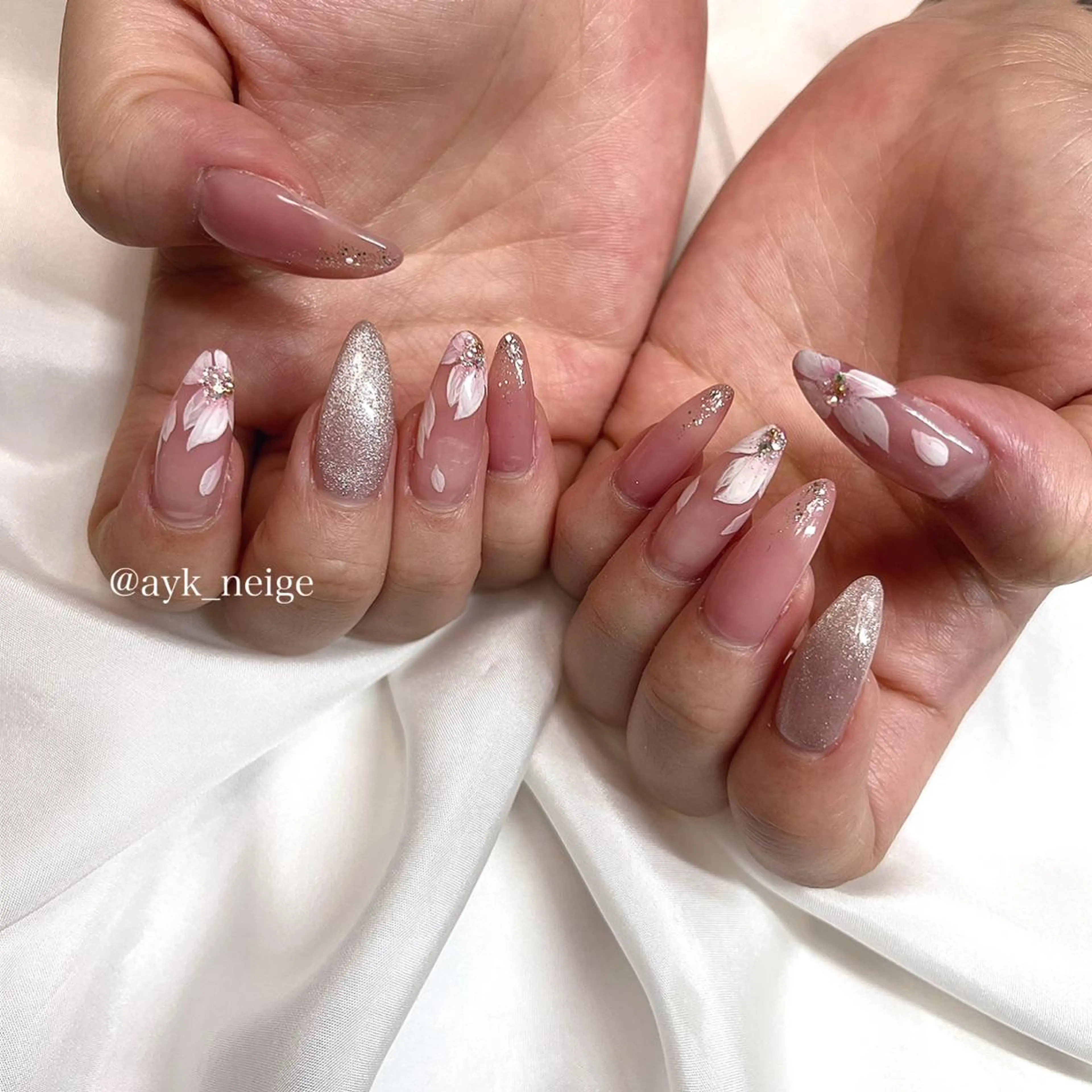 ネイル フットネイル グラデーション キラキラネイル 韓国ネイル マグネットネイル n'eige nail所属・大谷 綾香のネイルデザイン