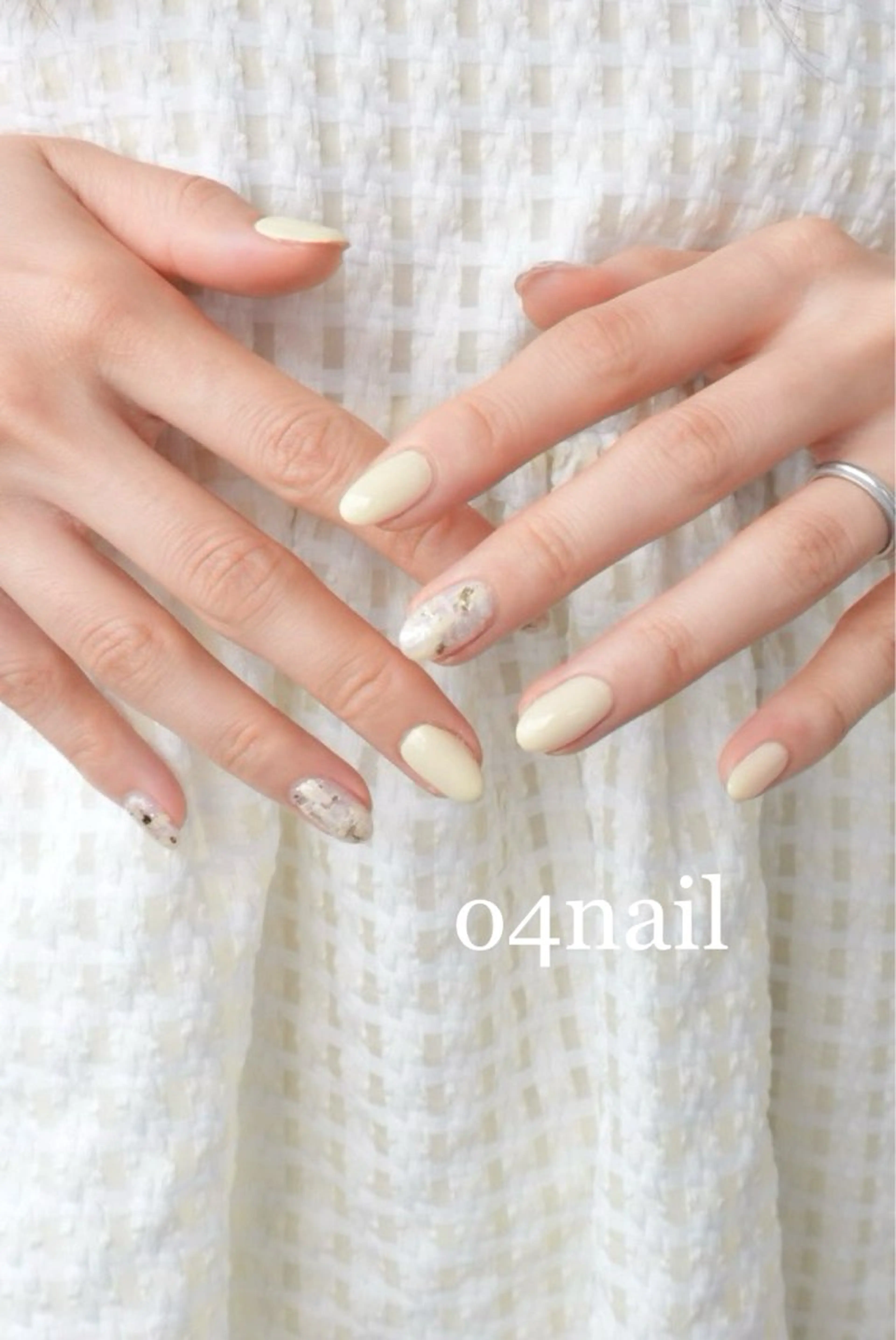 ネイル ニュアンスネイル オフィスネイル 夏ネイル 黄色 ハンドネイル my place+s所属・o4nail___ ARISAのネイルデザイン