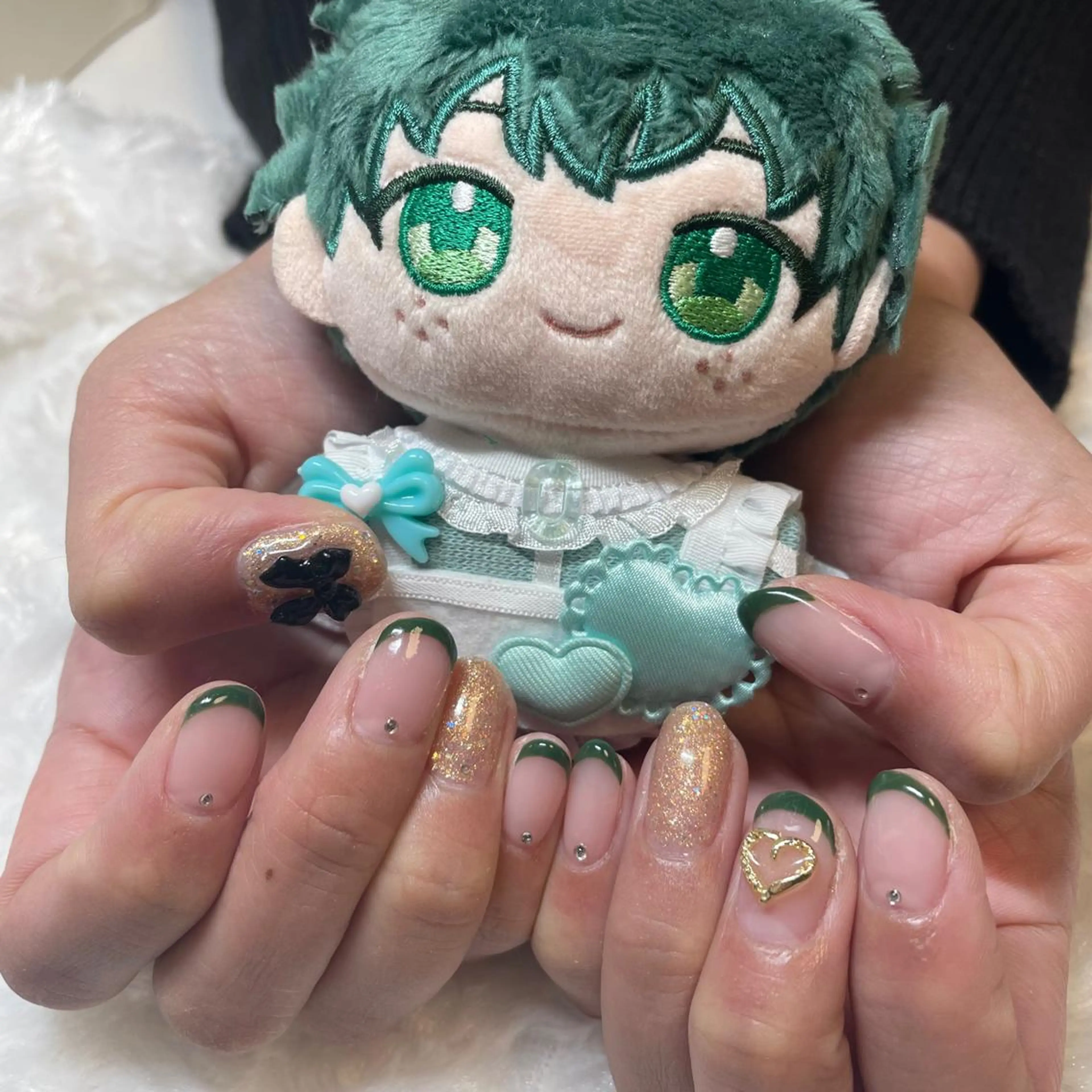 ネイル ジェルネイル キラキラネイル 韓国ネイル 持ち込み ワンカラーネイル ハンドネイル fiore nail 🦋のネイルデザイン