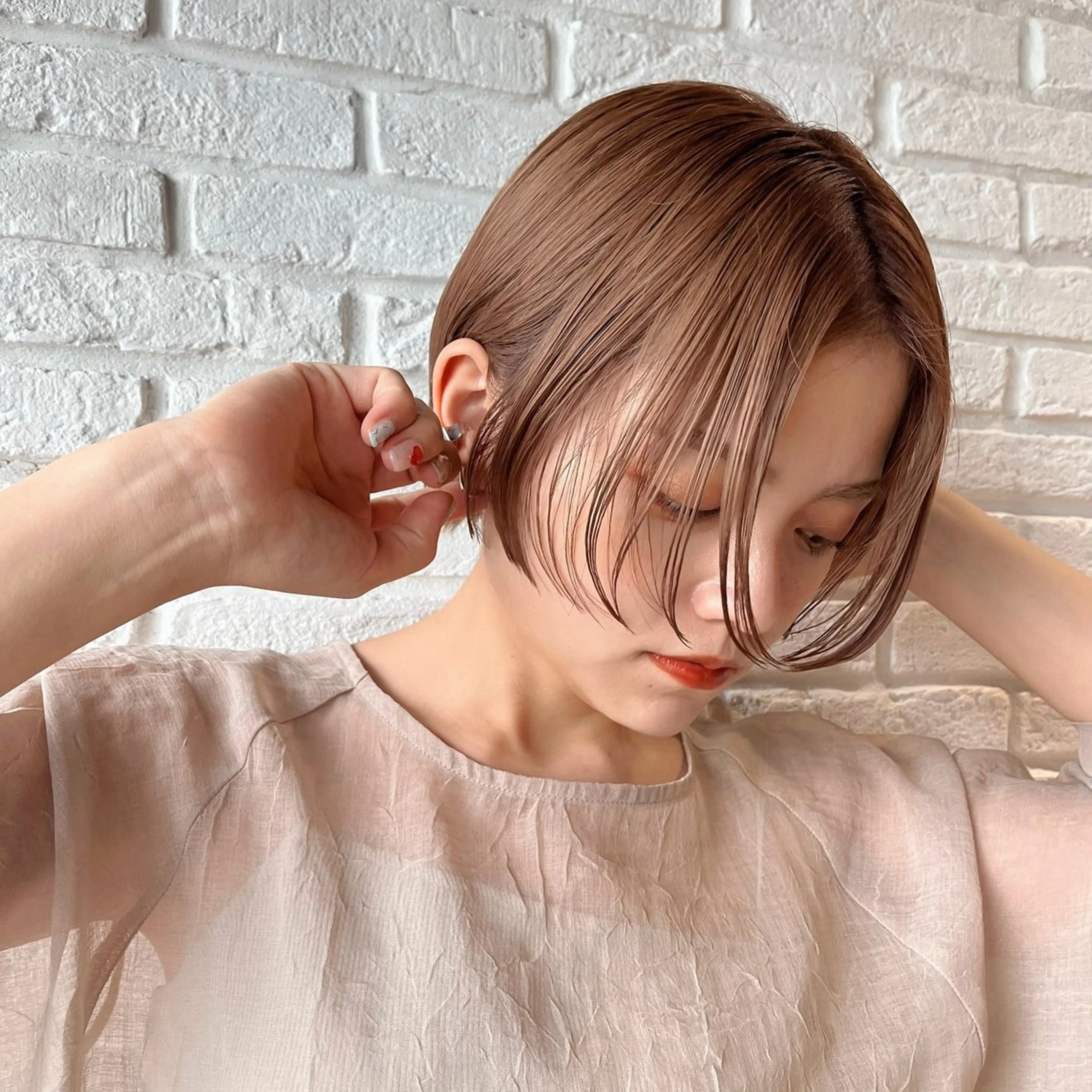 ショート カラー ヘアアレンジ ベージュカラー ブリーチ 🌱ボブ/レイヤー/ ベージュ/あやみ✨のヘアスタイル