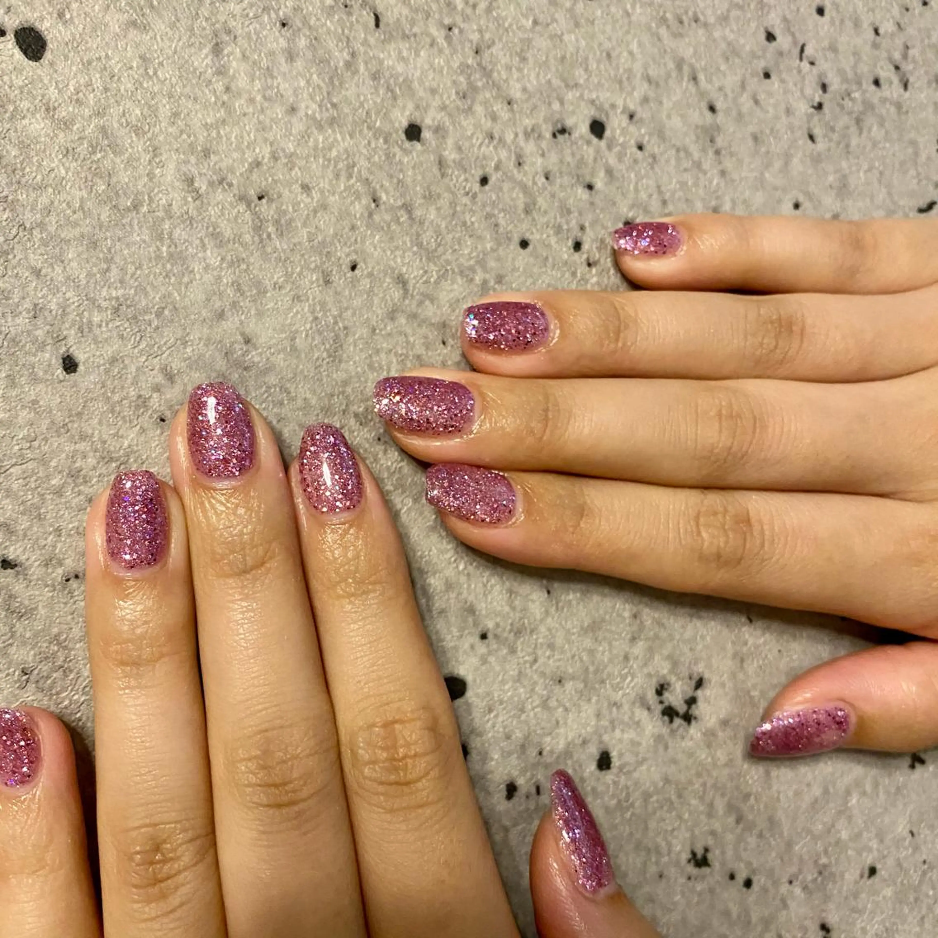 ネイル ラメ(グリッター) ピンク ハンドネイル Meviy所属・Meviy （メヴィー）のマツエク・マツパデザイン