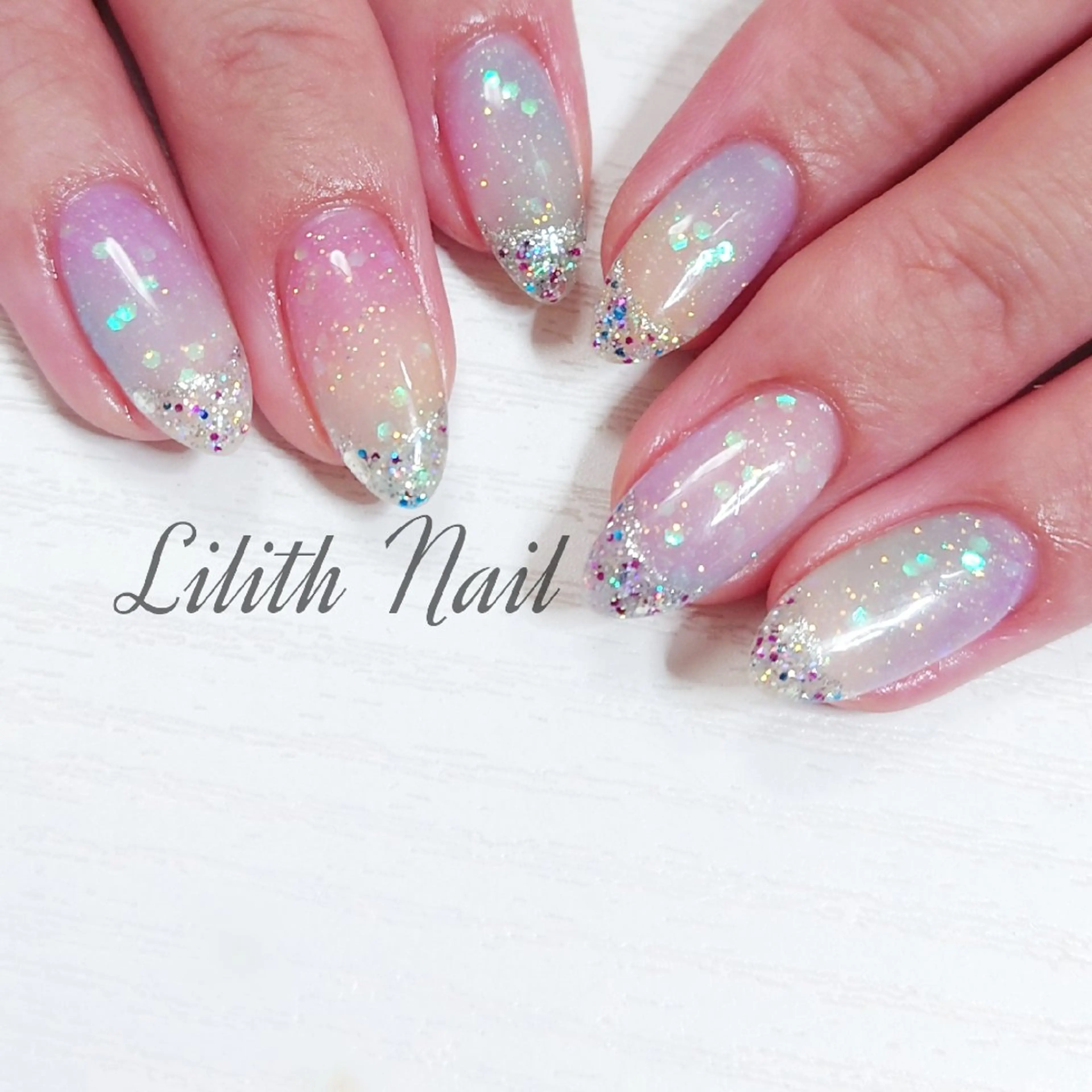 ネイル ブルー グリーン キラキラネイル ピンク パープル ハンドネイル Lilith Nailのネイルデザイン