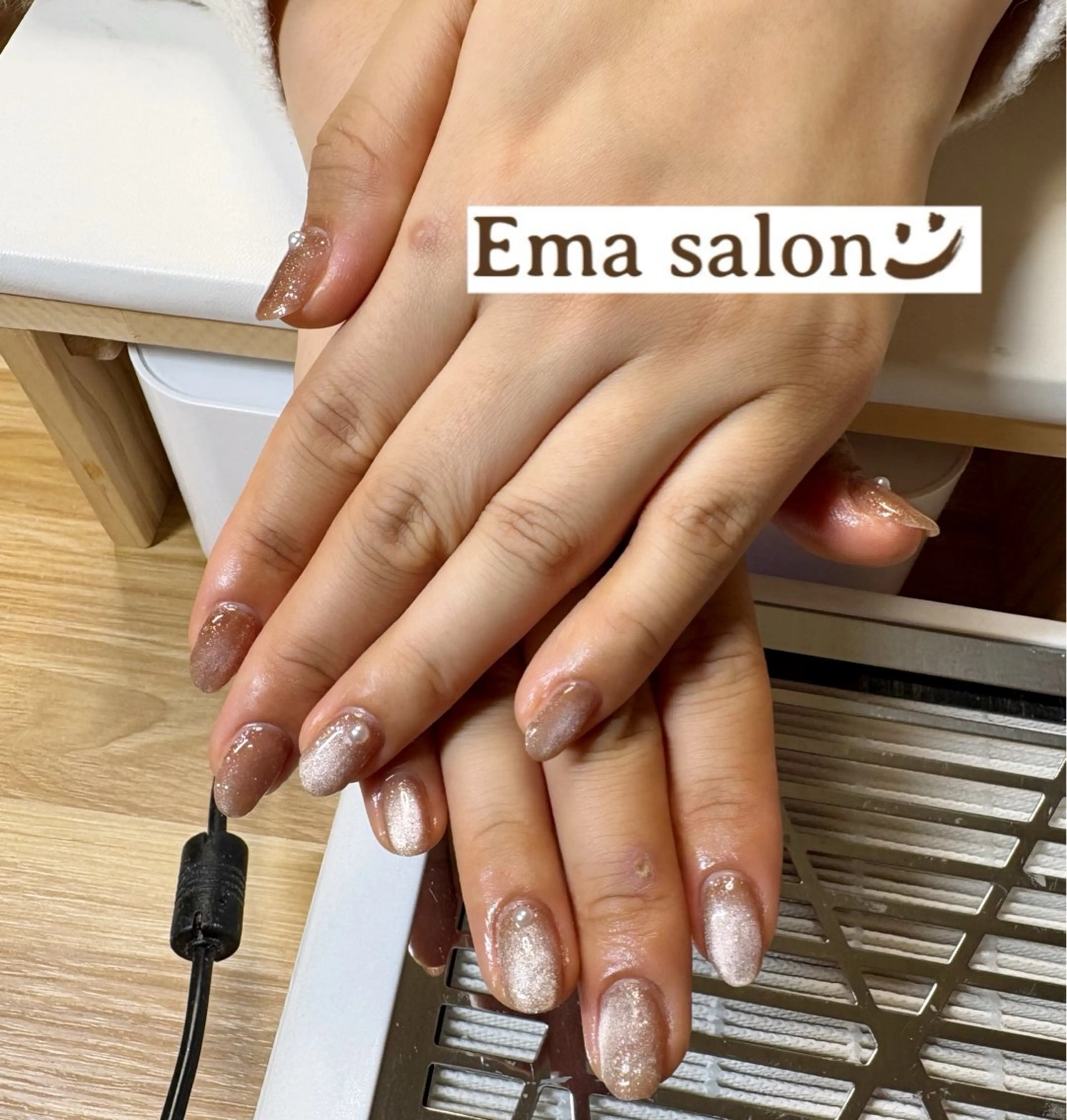 ネイル ブラウン フラッシュネイル マグネットネイル ハンドネイル Ema salon所属・Ema salon hiromiのネイルデザイン
