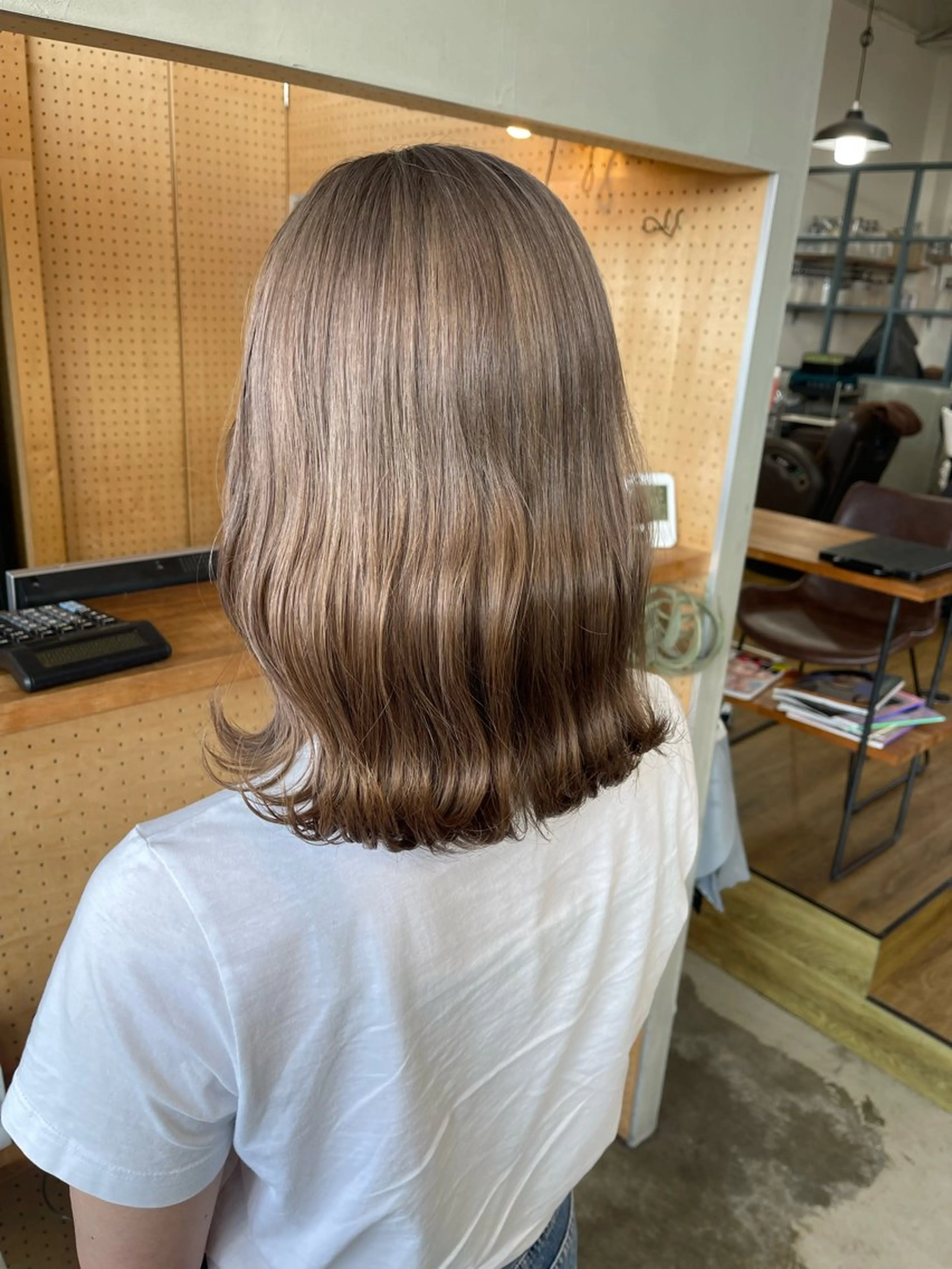 ミディアム カラー ブリーチ ダブルカラー hairdesign Granz 平成店所属・志賀 美沙のヘアスタイル