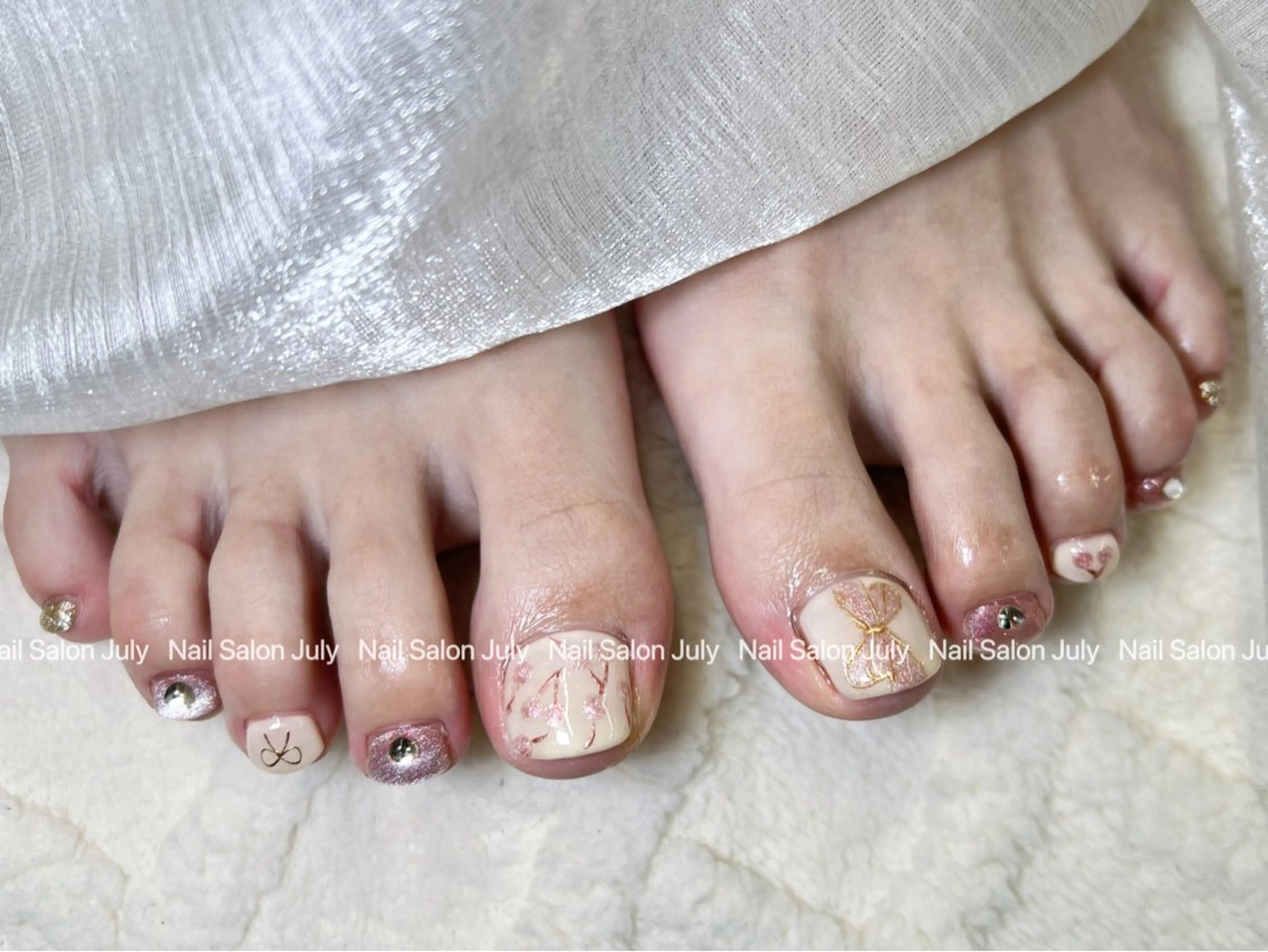 ネイル アートネイル オーロラネイル ジェルネイル ガーリー キラキラネイル July モモのネイルデザイン