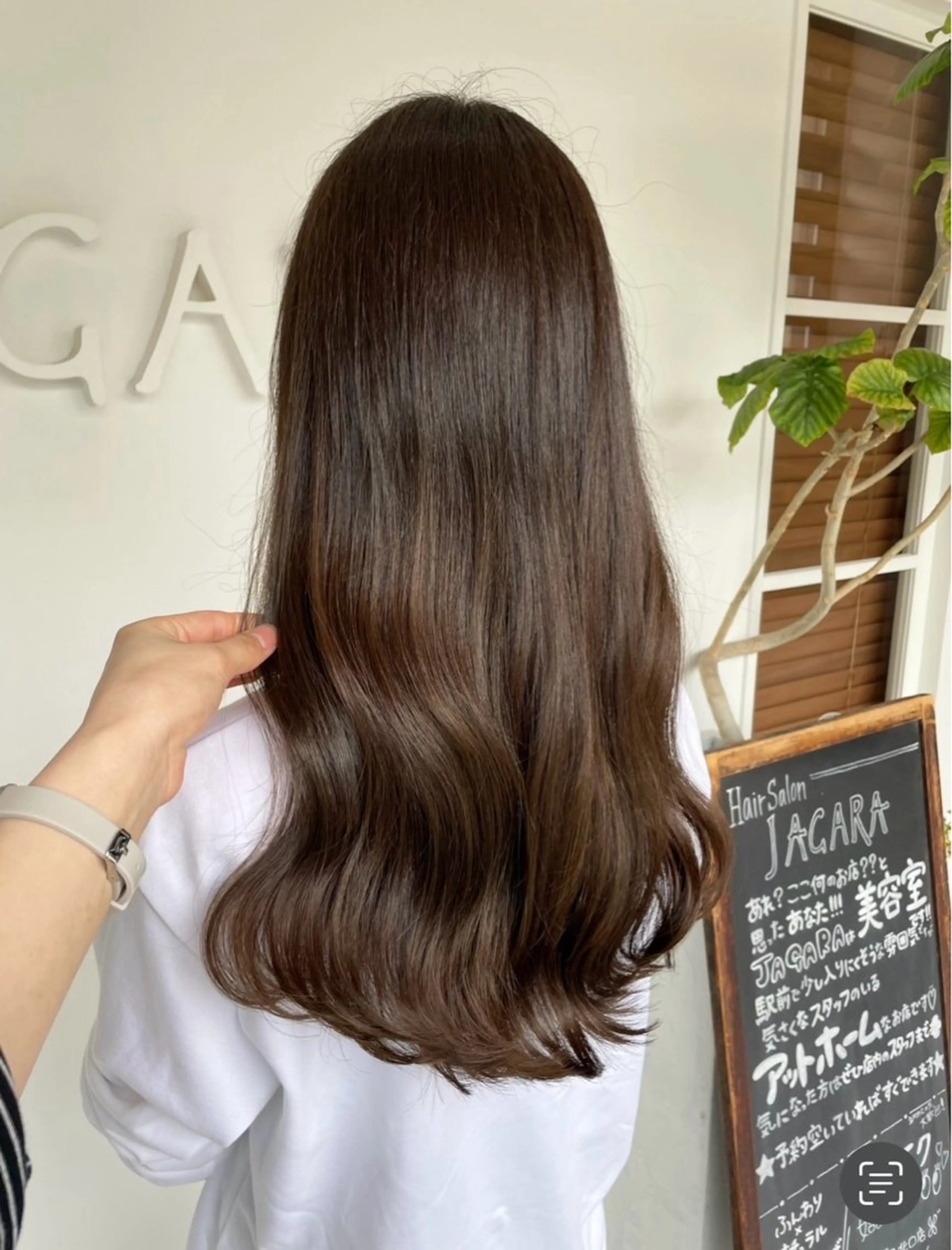 ロング yuzua/オリーブ /透明感/レイヤーのヘアスタイル