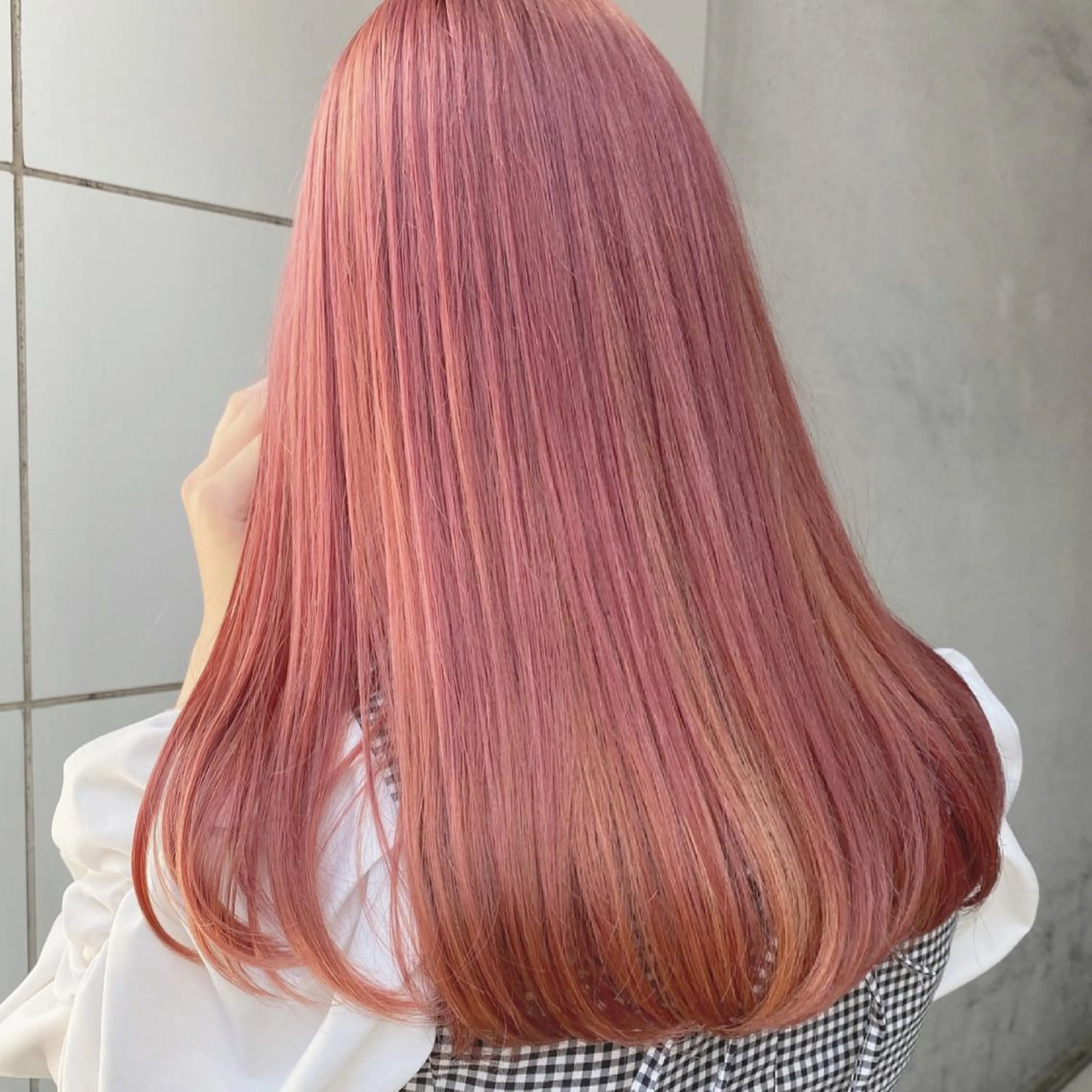 セミロング ハイトーン/ ボブ 中村麟のヘアスタイル