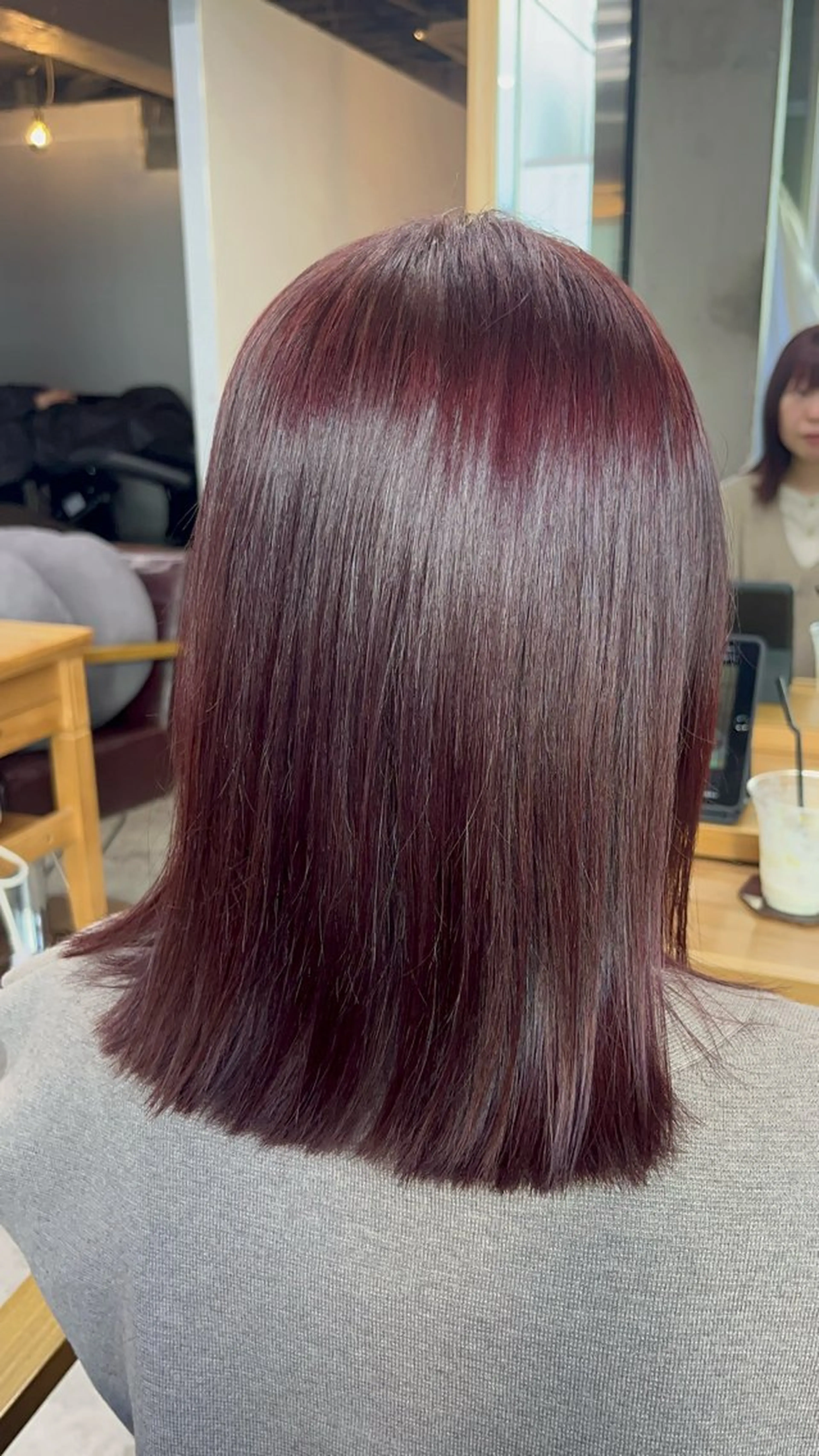 カラー ピンクカラー ロビン所属・秋山 美奈のヘアスタイル