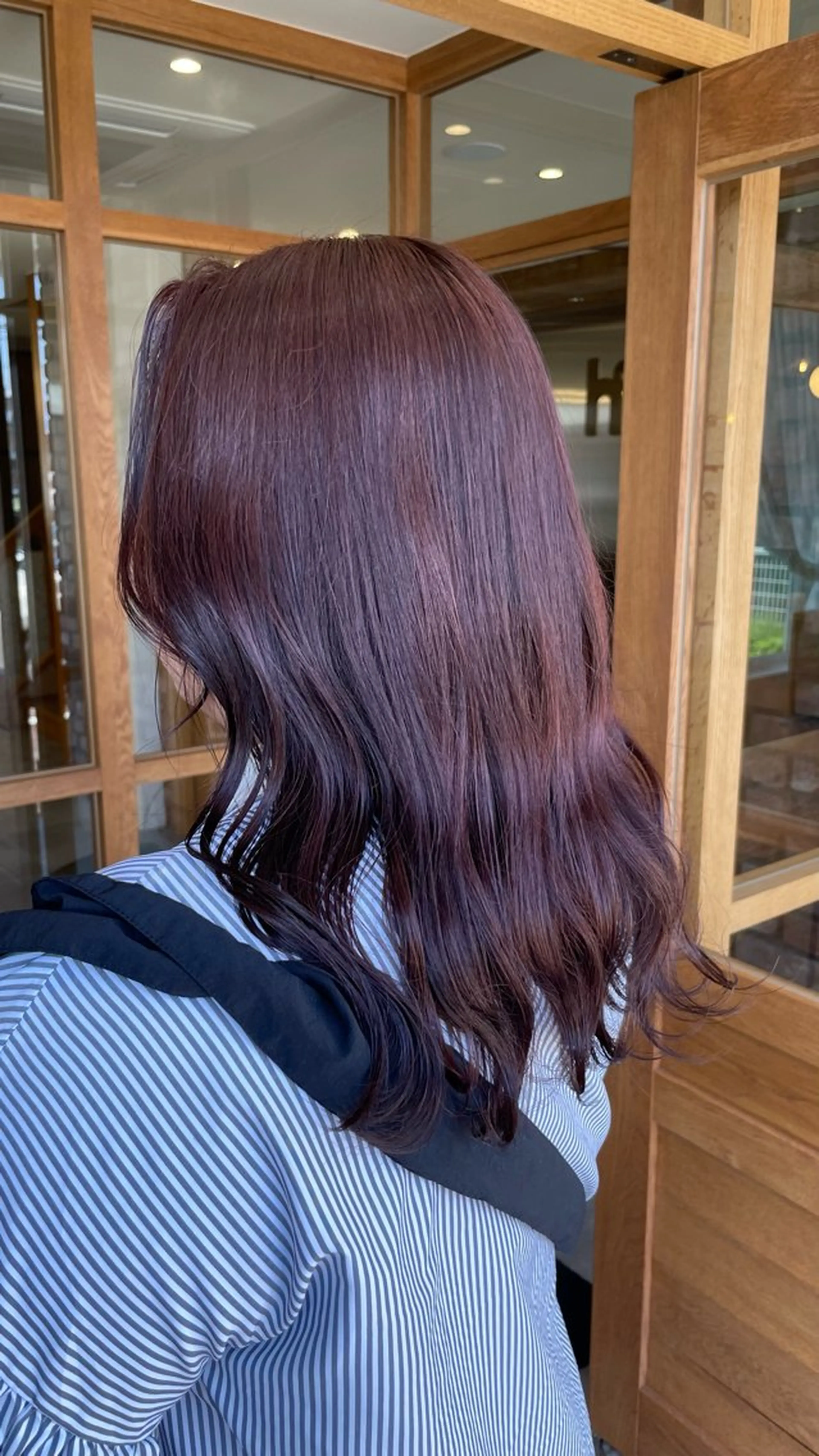 セミロング カラー ブリーチ ブラウンカラー ピンクカラー ピンクブラウン 澤田 真凛のヘアスタイル