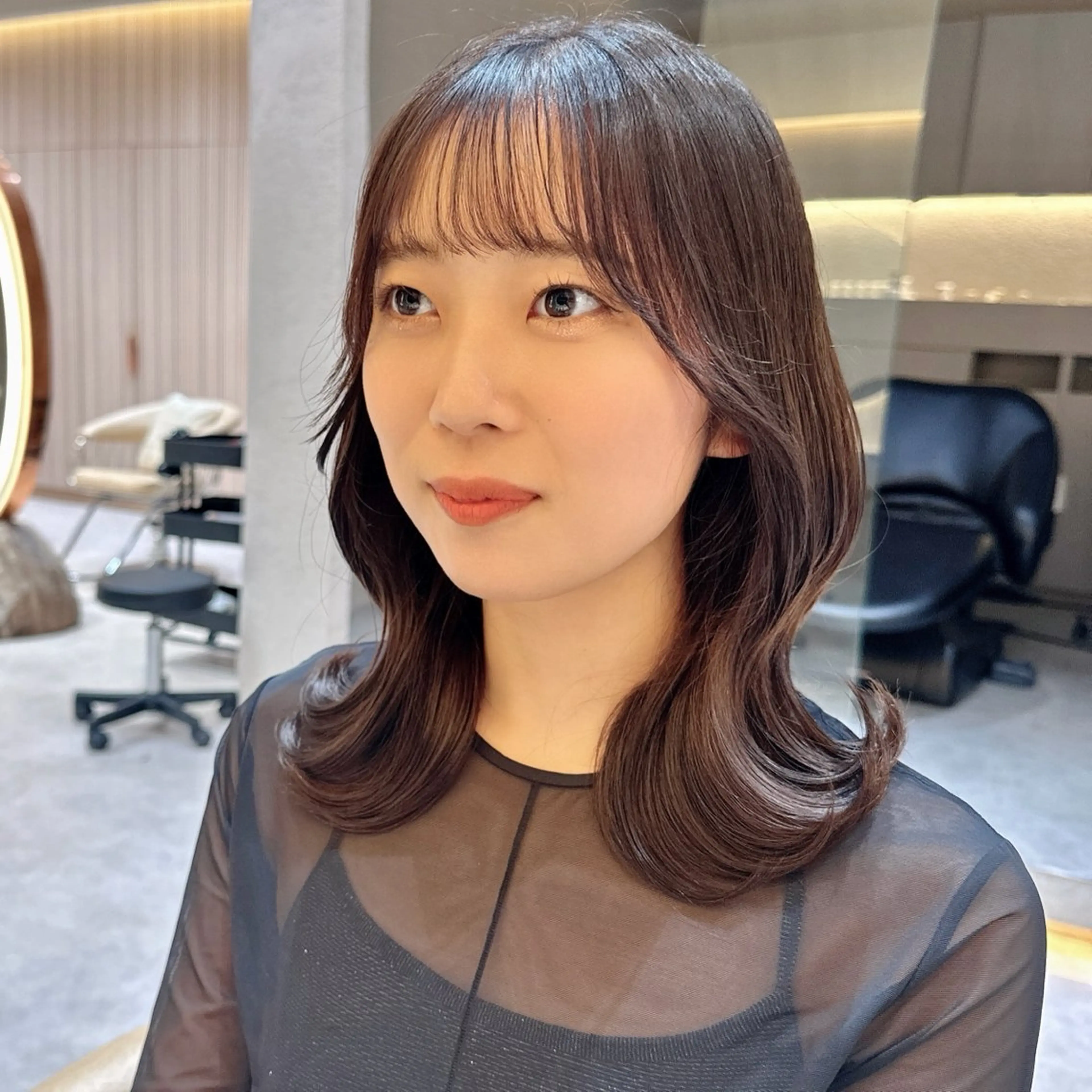 ミディアム カット ヘアカラー トリートメント レイヤー❣️縮毛矯正 川村利幸のヘアスタイル