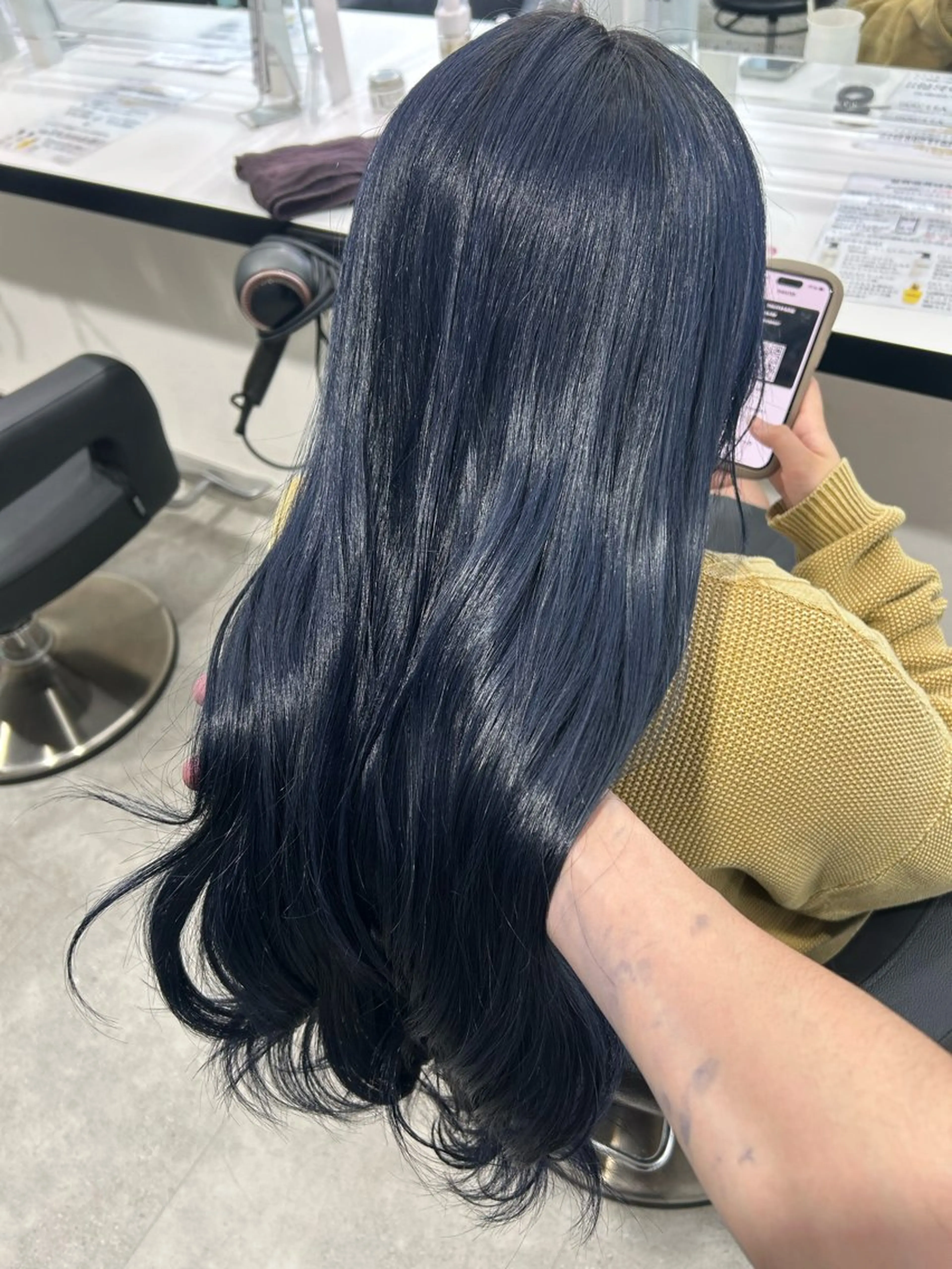 ロング カラー ヘアカラー トリートメント ヘッドスパ 履歴修正屋さん／ ブロンド／ホワイトのヘアスタイル