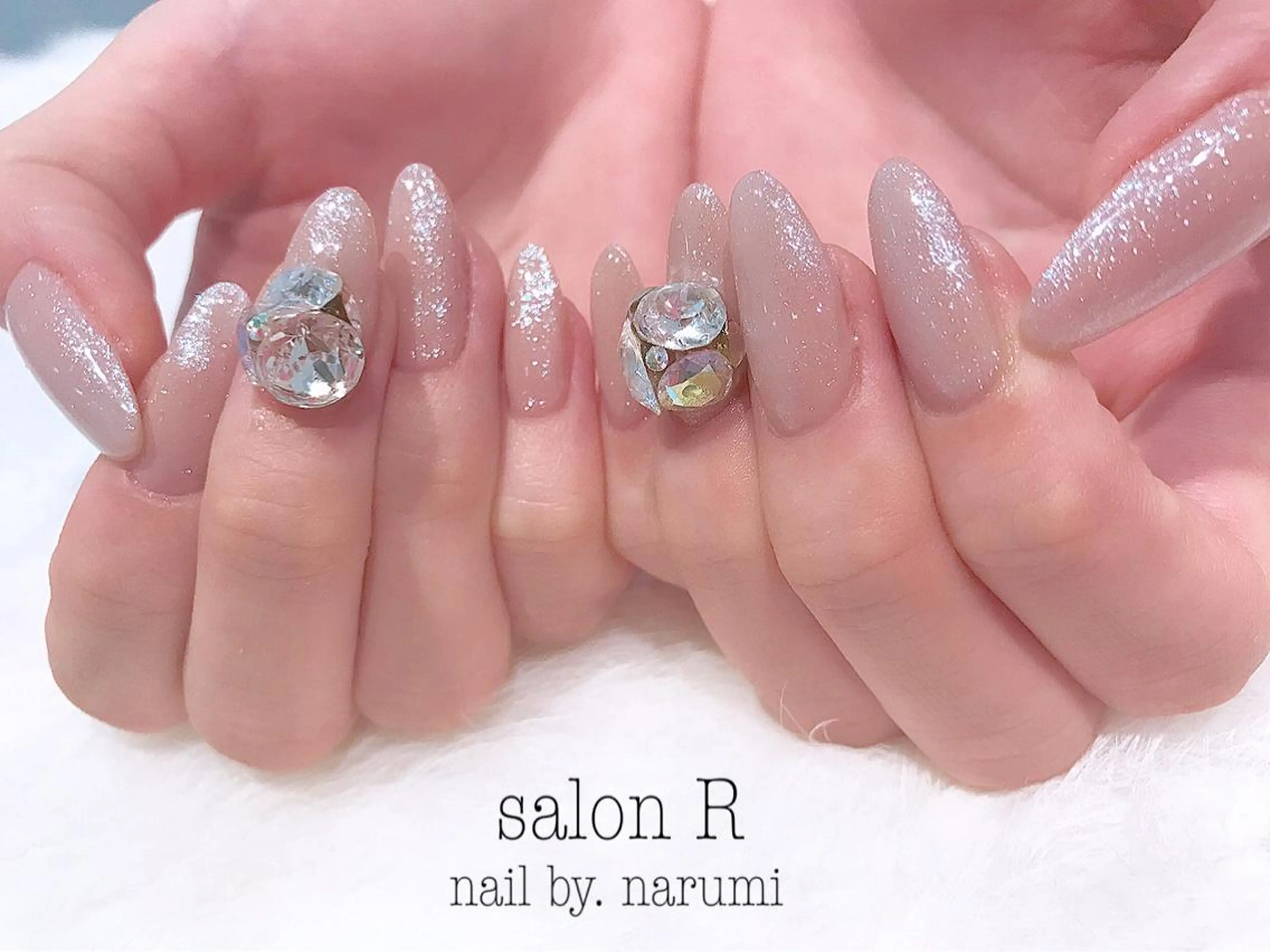 ネイル ストーンネイル Re Pearl～コーディネートサロン～ 市駅前店所属・NARUMI HYODOのネイルデザイン