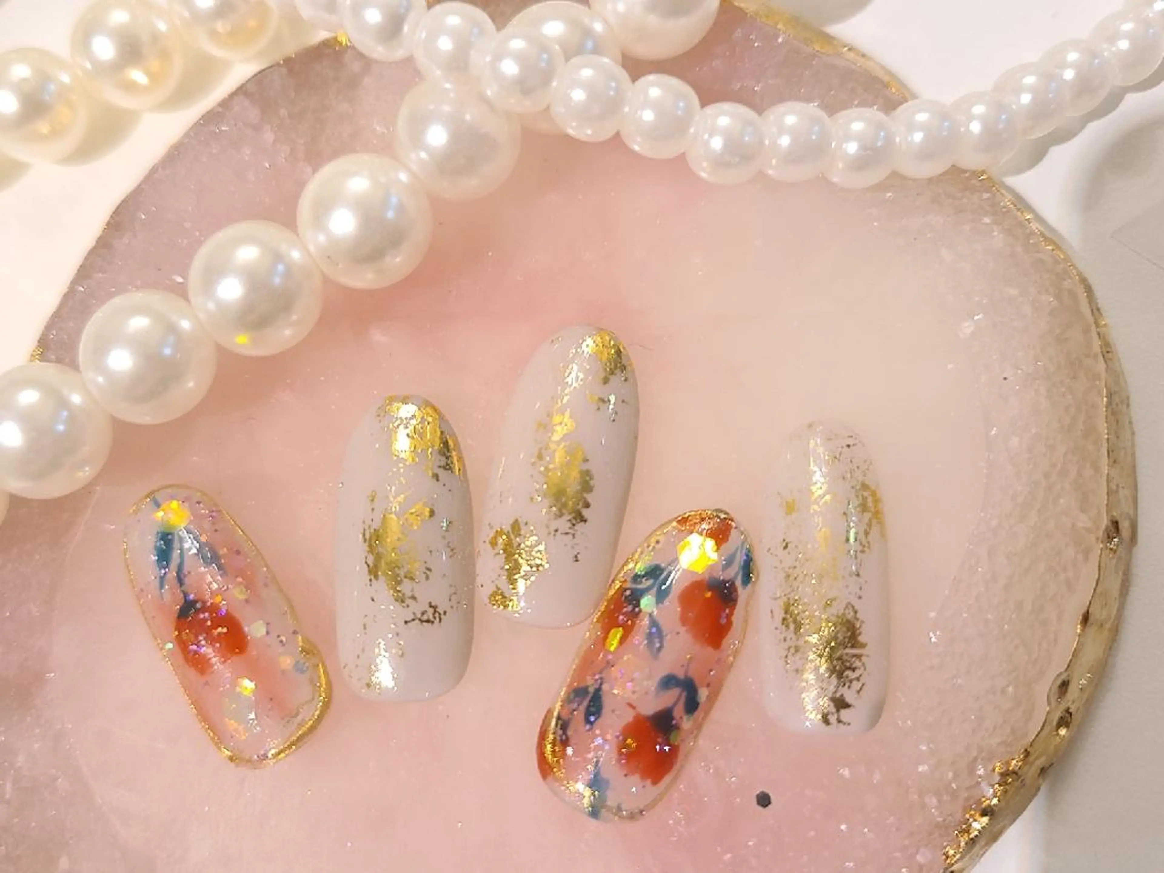 ネイル アートネイル ビーケア自由が丘所属・えみ えみのネイルデザイン