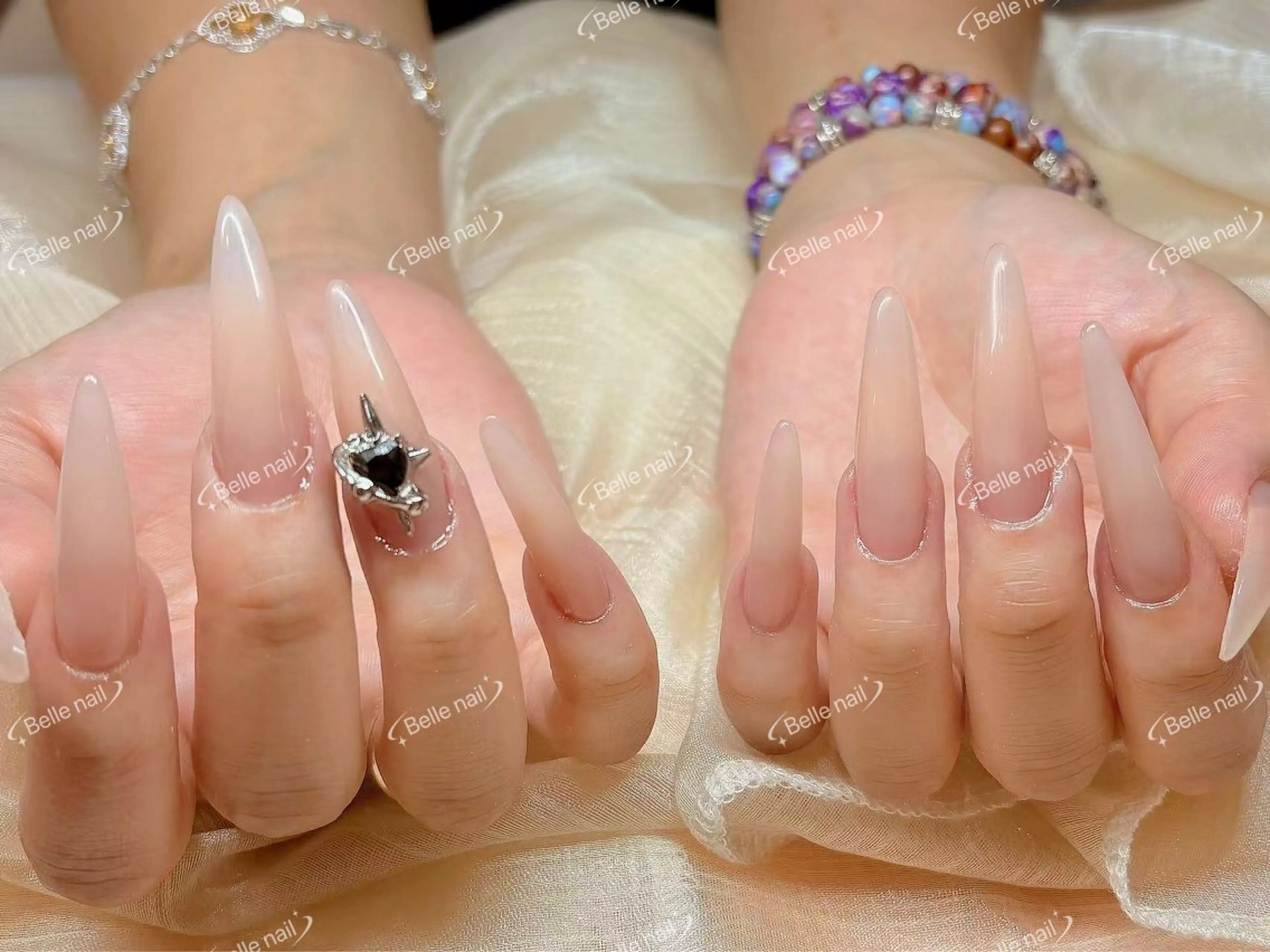 「初回ジェルオフ無料」【長さだしワンカラー/ラメグラ／マグネット】(色は2色可能)の写真