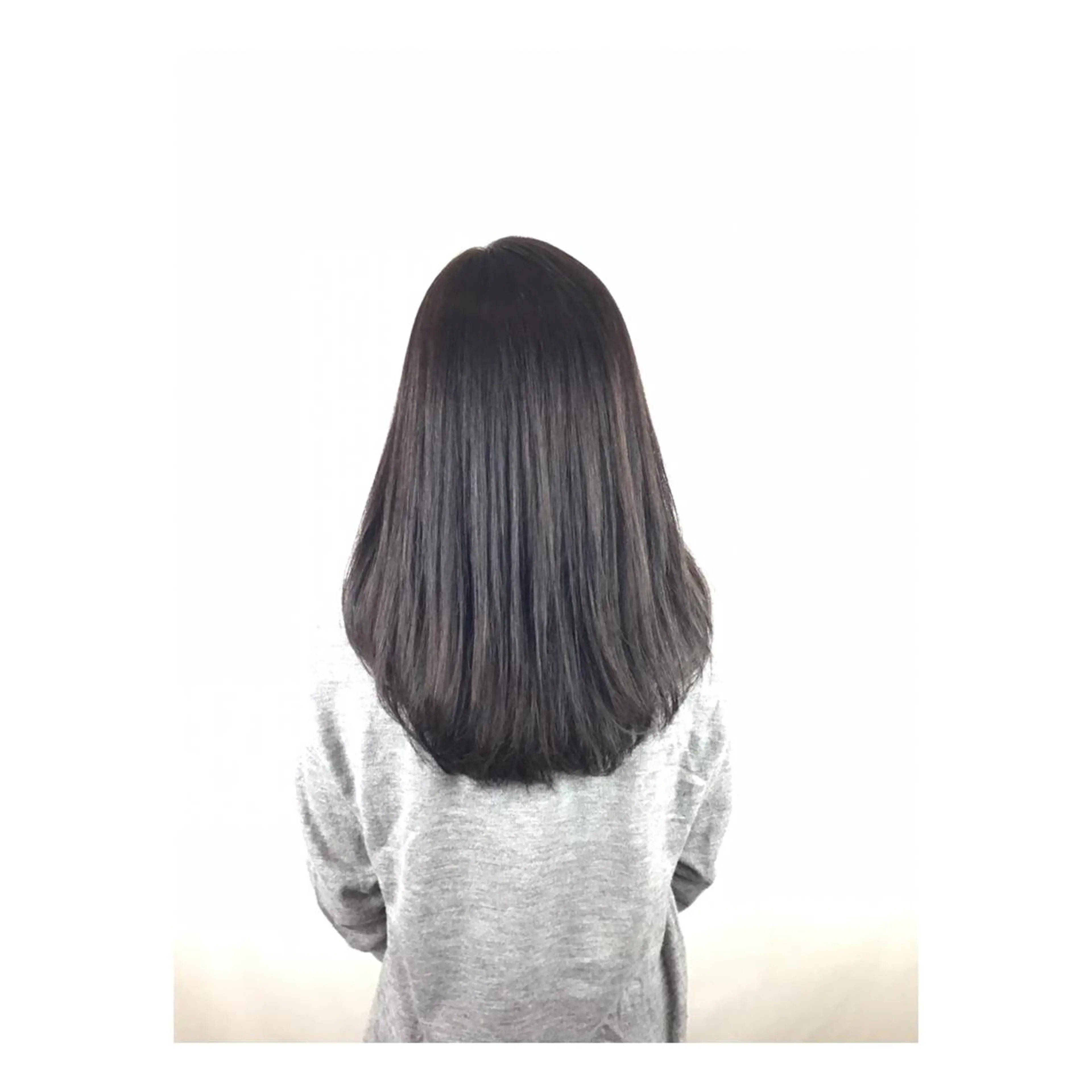 カラー グレージュ シルバー シルバーグレージュ カット 縮毛矯正 Stazio 54の眉毛・アイブロウイメージ