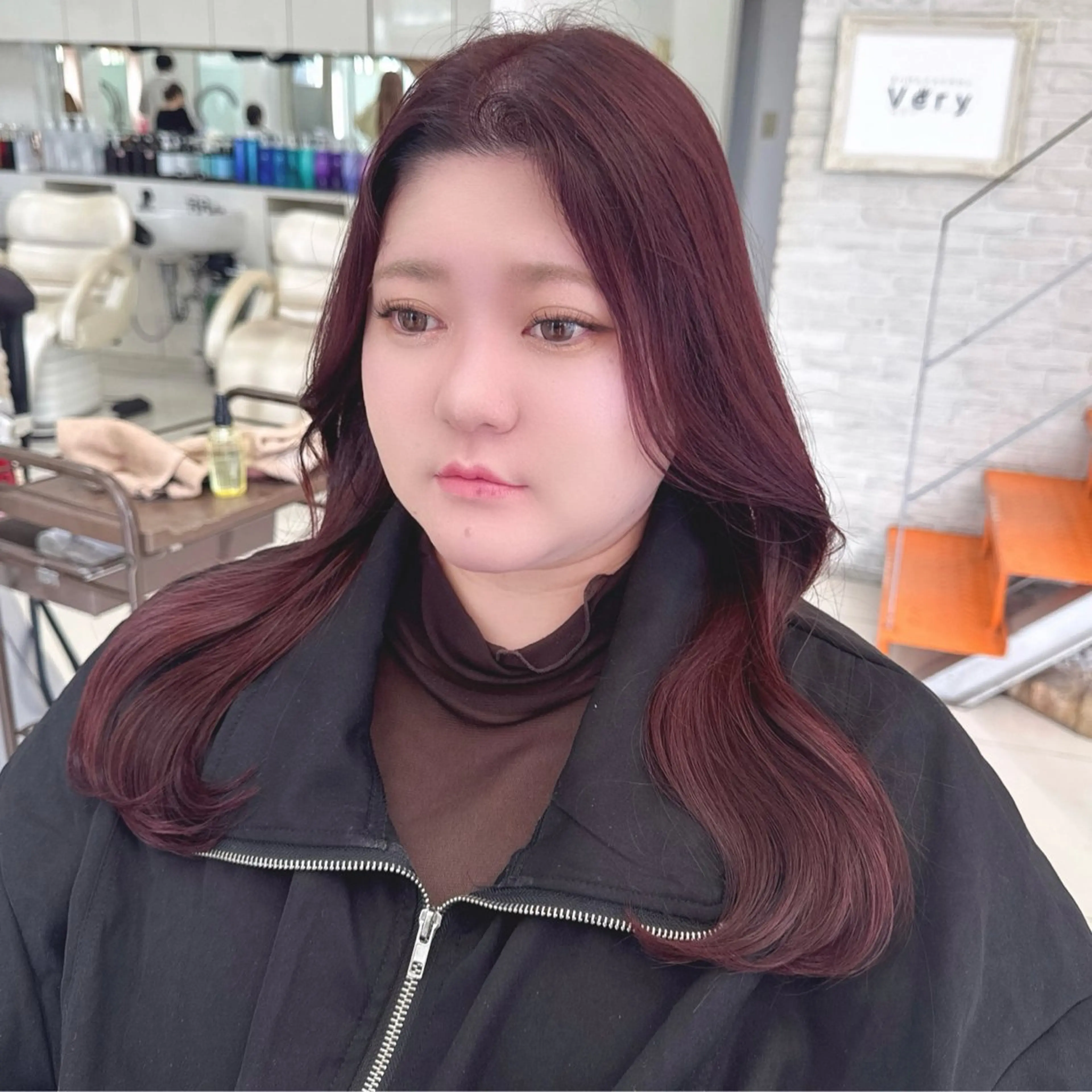 ロング カラー くびれヘア 顔まわりレイヤー 顔周りカット レイヤーカット カット ヘアカラー トリートメント 岩戸優奈 束感まつげ ピンク/ベージュのヘアスタイル