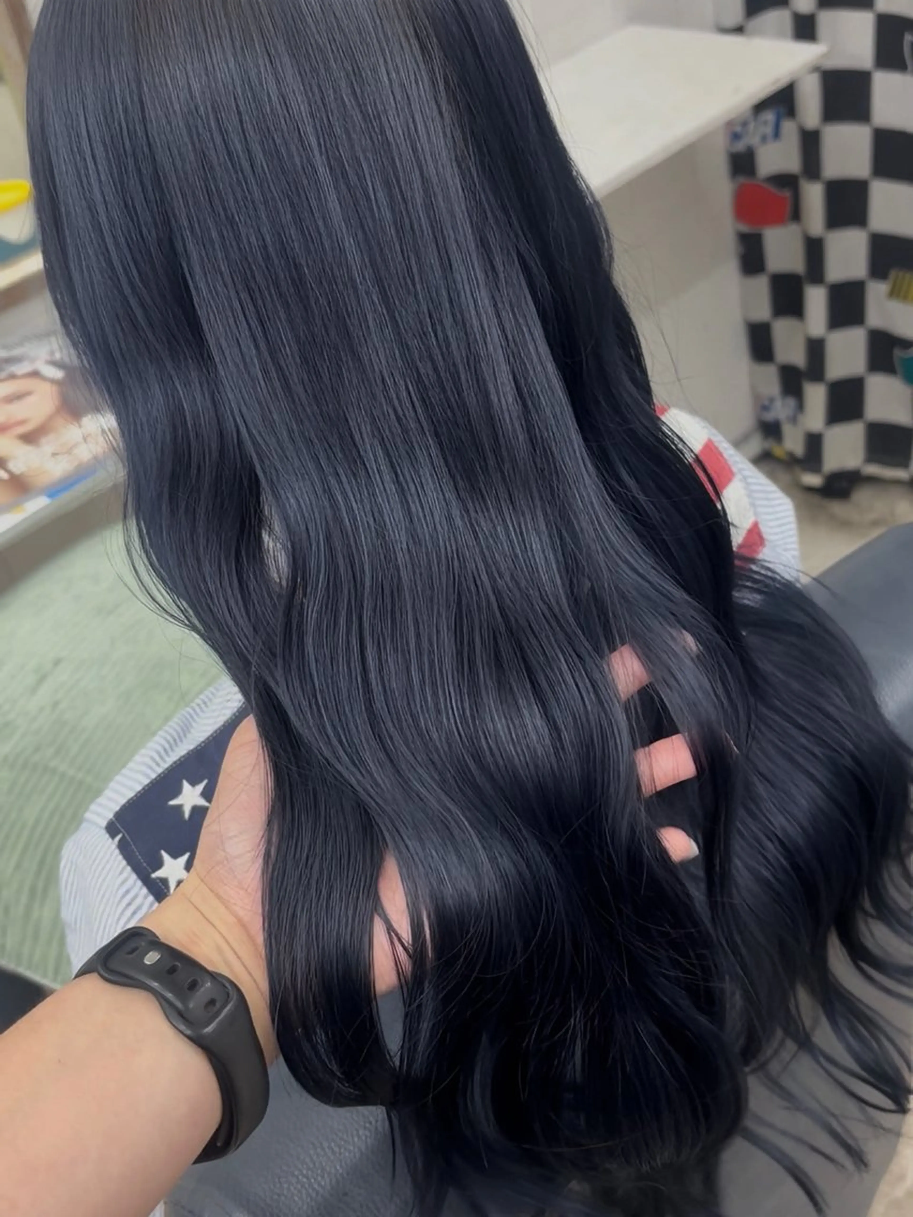 ロング カラー ブリーチ カット ヘアカラー トリートメント Ann./艶髪 /レイヤーカットのヘアスタイル