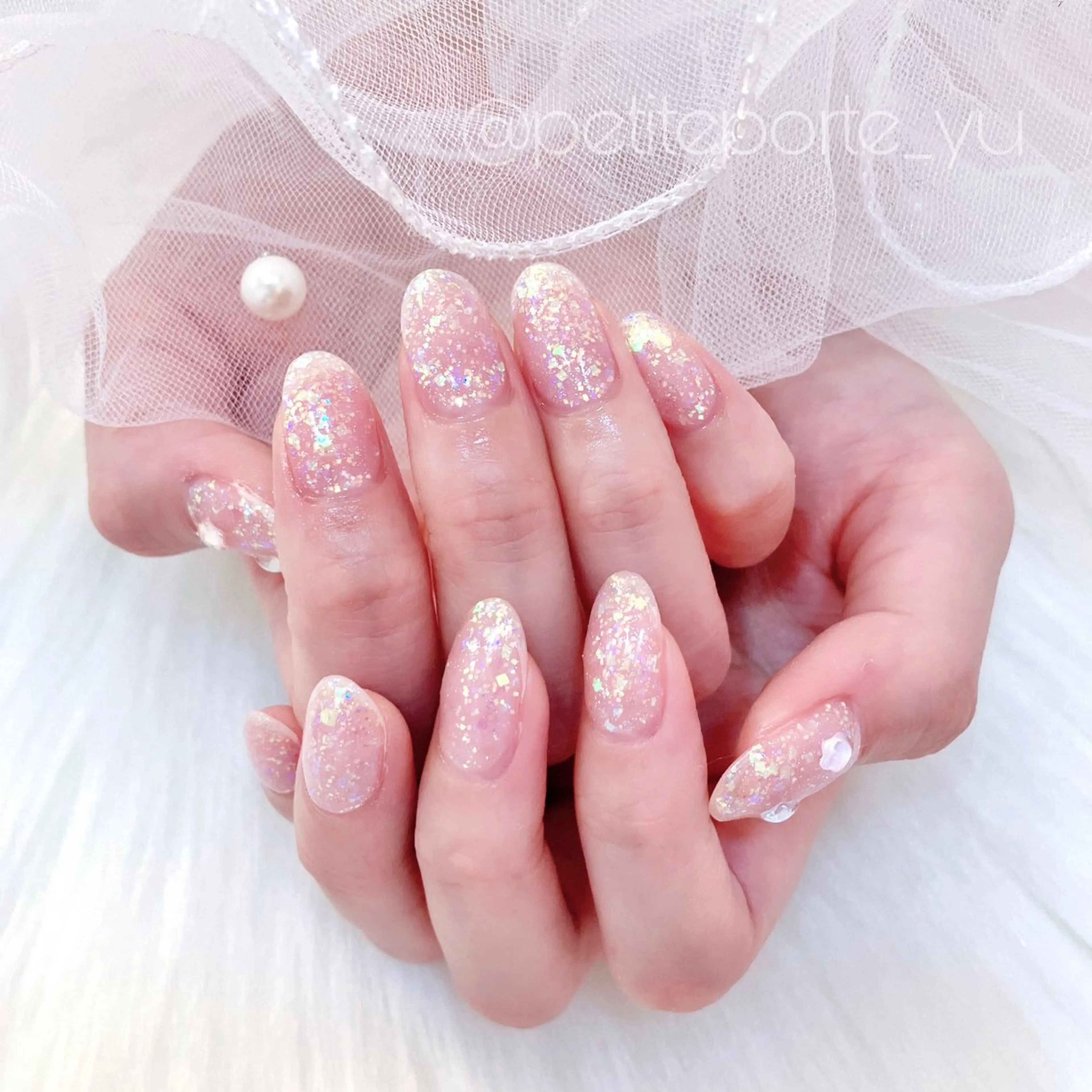 ネイル オーロラネイル ラメ(グリッター) ワンカラーネイル 春ネイル ハンドネイル nailsalon petite porte所属・petite porteのネイルデザイン