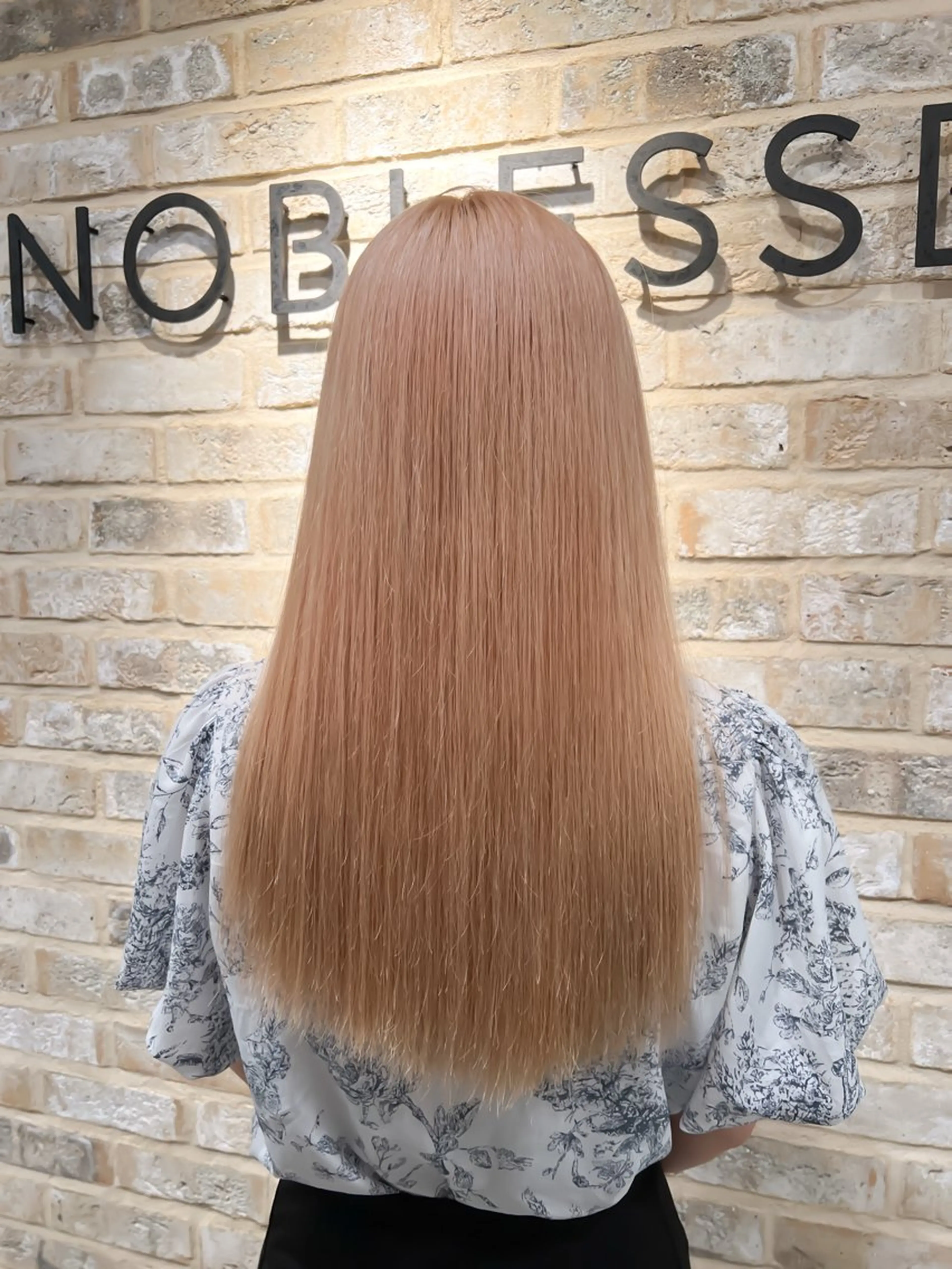 ロング カラー 和夢/メンズカット/ パーマ/ハイトーンのヘアスタイル