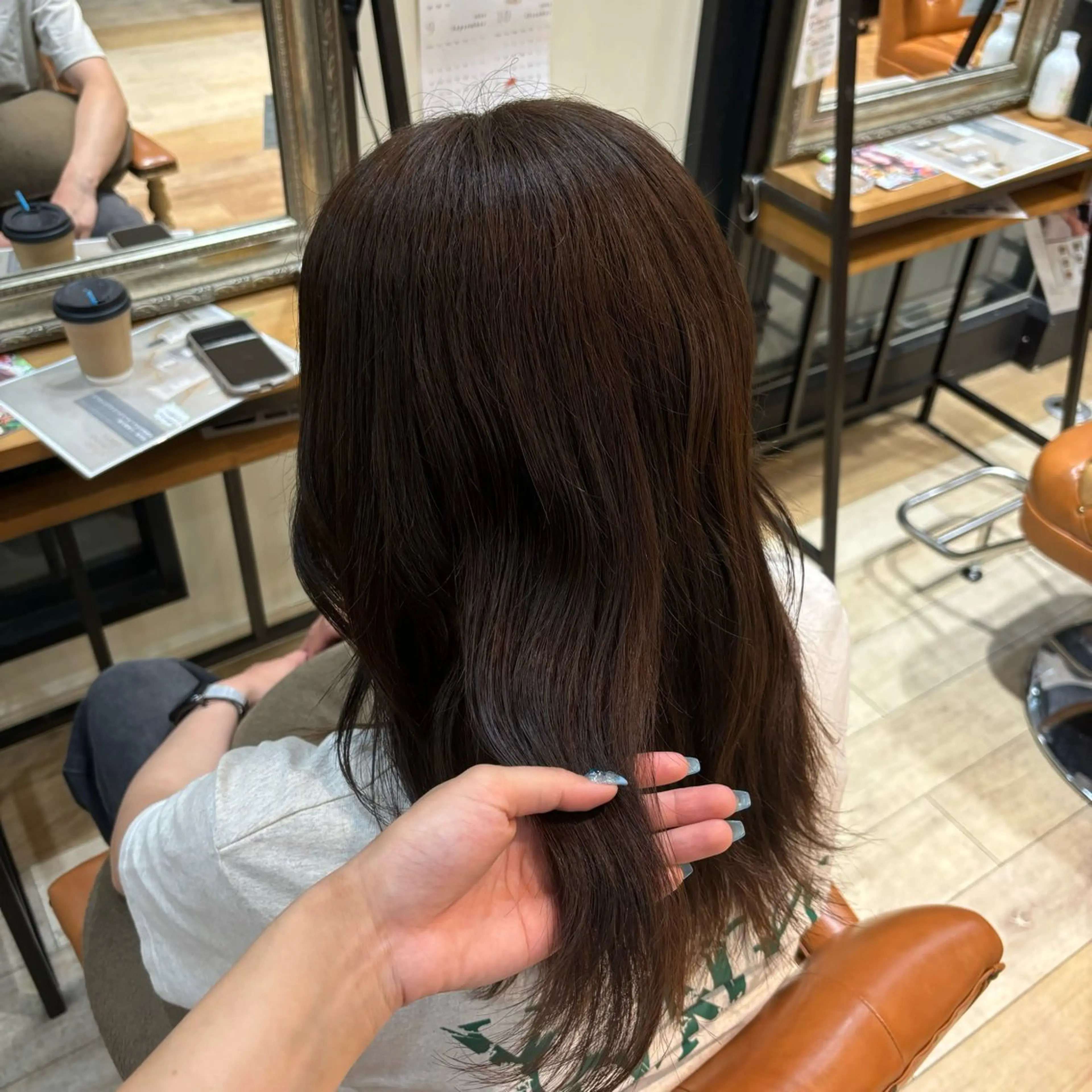 カラー ヘアカラー トリートメント しおり🍬 KOKORO🤍のヘアスタイル