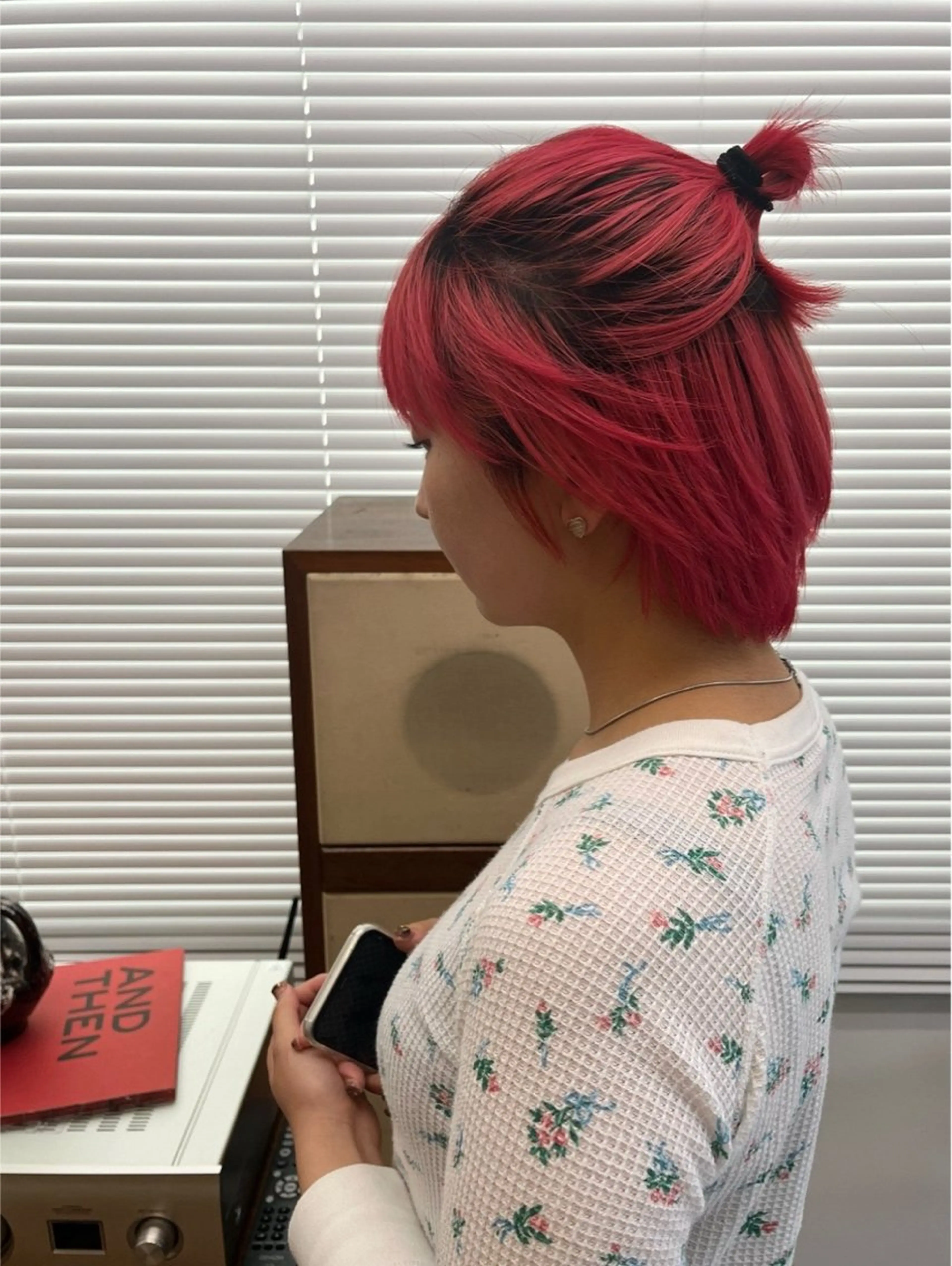 ショート カラー kosoraレイヤー ハイトーン/デザインのヘアスタイル