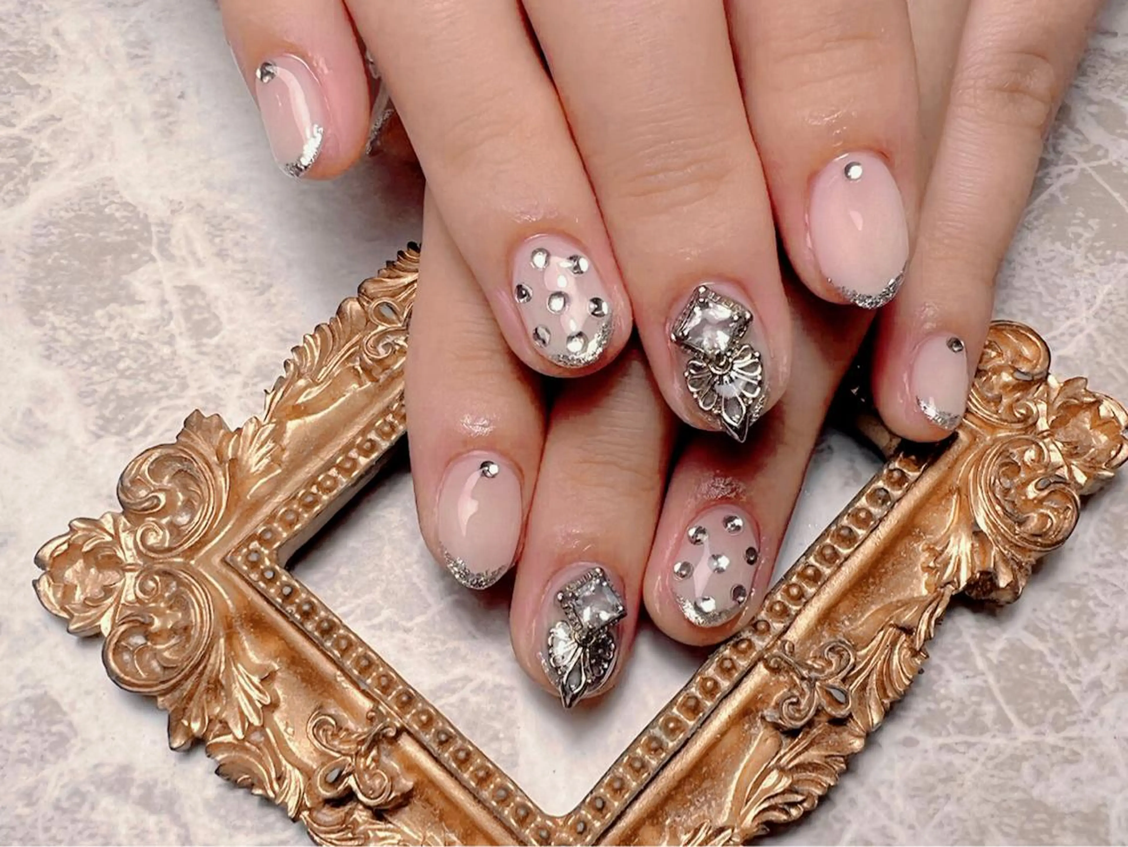 ネイル ハンドネイル マジックミラー所属・マジック ミラーのネイルデザイン