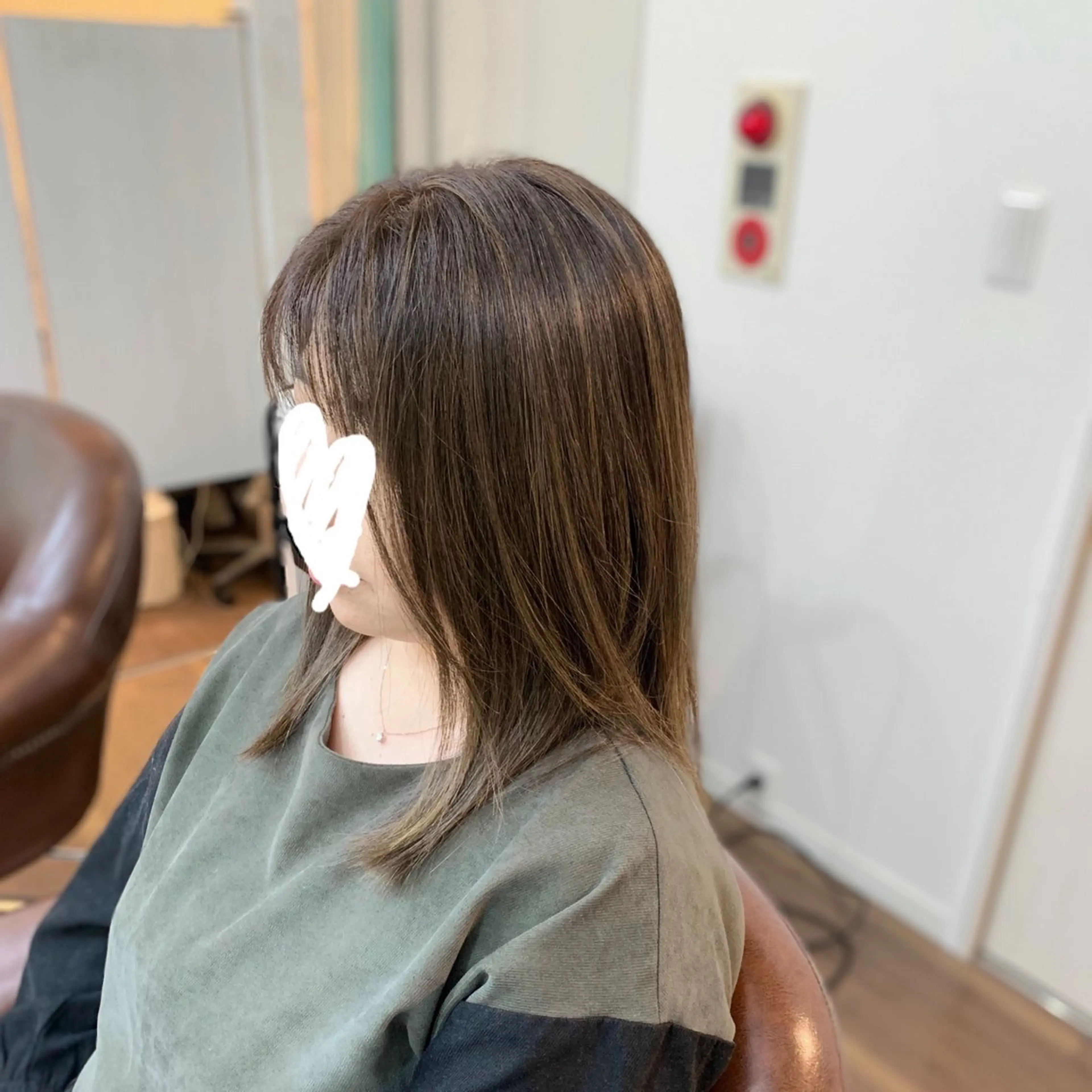 セミロング ハイライト ヘアカラー elua kanekoのマツエク・マツパデザイン