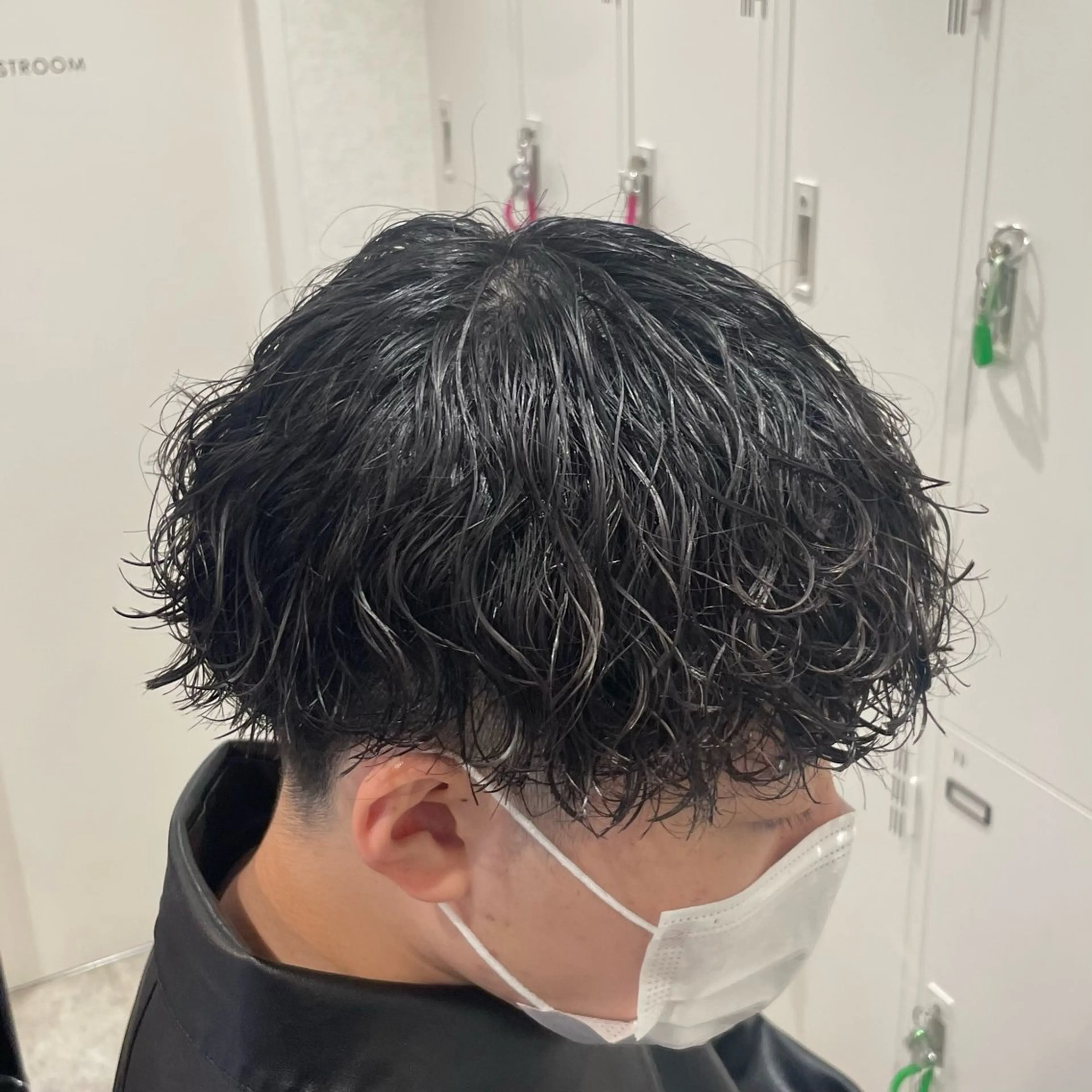 ショート パーマ メンズ メンズパーマ 波巻きパーマ メンズ専門/パーマ 束間ショートのヘアスタイル