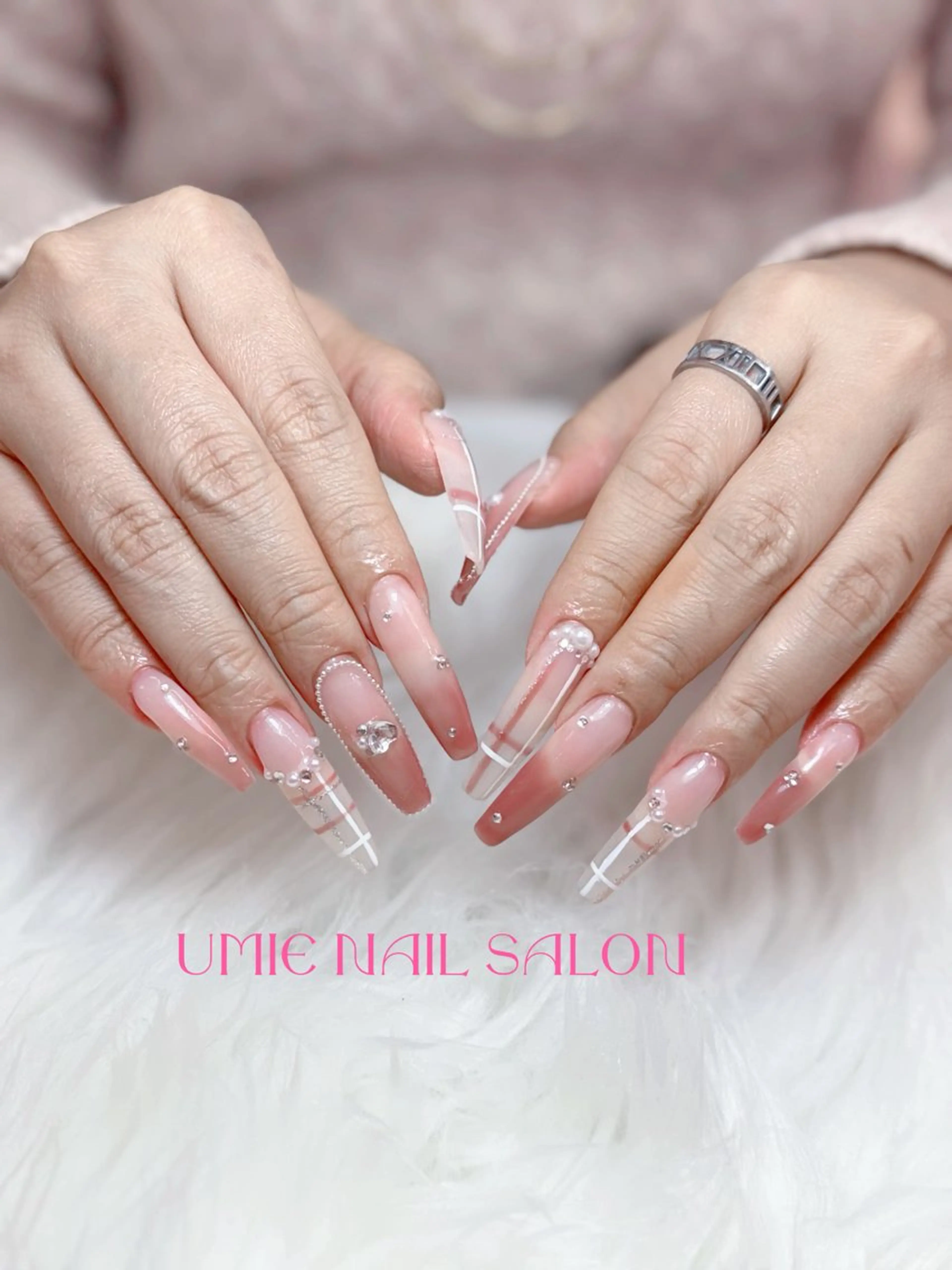 ネイル 韓国ネイル ニュアンスネイル リボン シンプルネイル 夏ネイル UMIE NAIL SALON ITABASHI所属・UMIE NAIL SALONのネイルデザイン