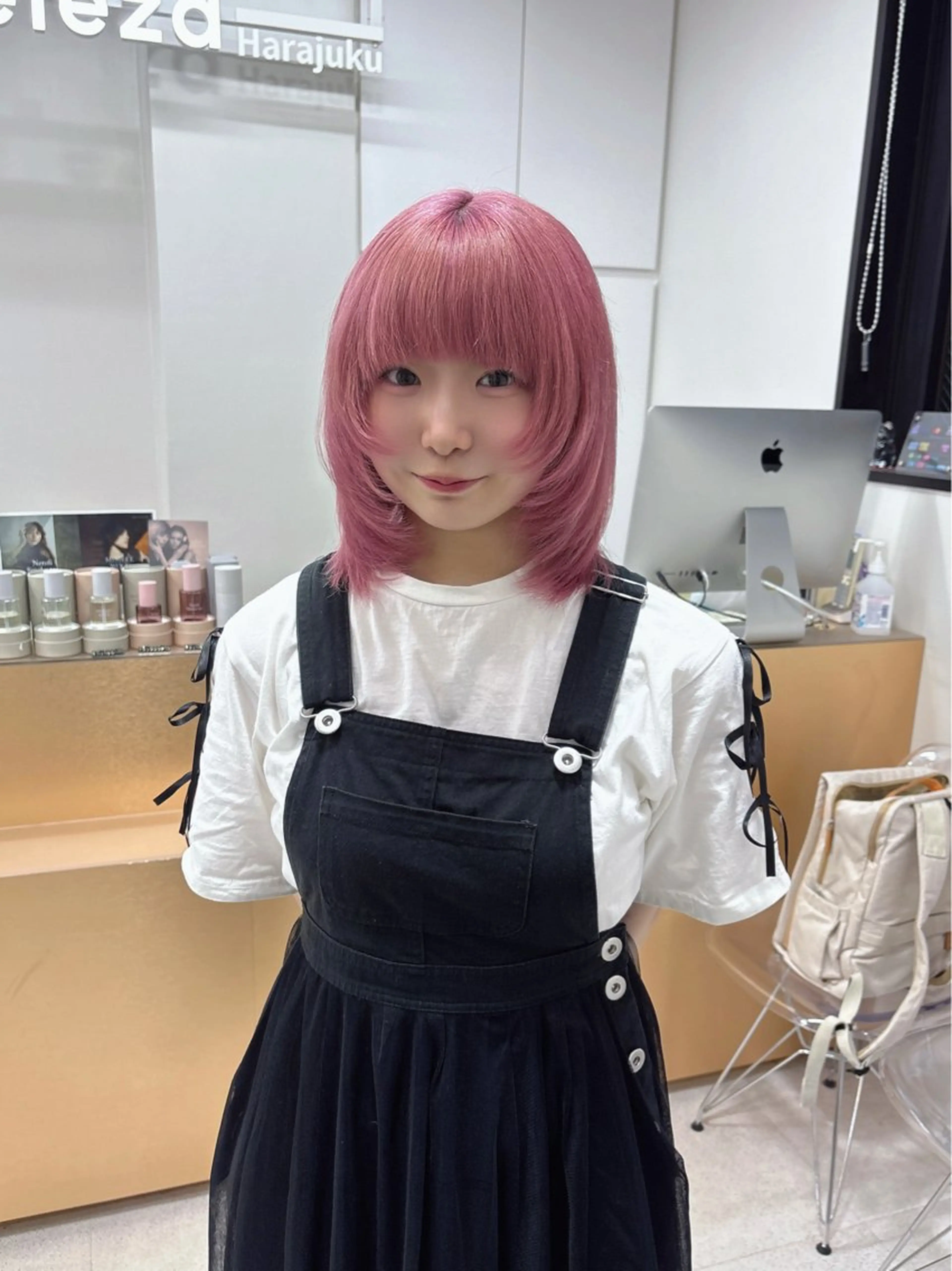 ミディアム 渋谷ハイトーン/ まぉまぉのヘアスタイル