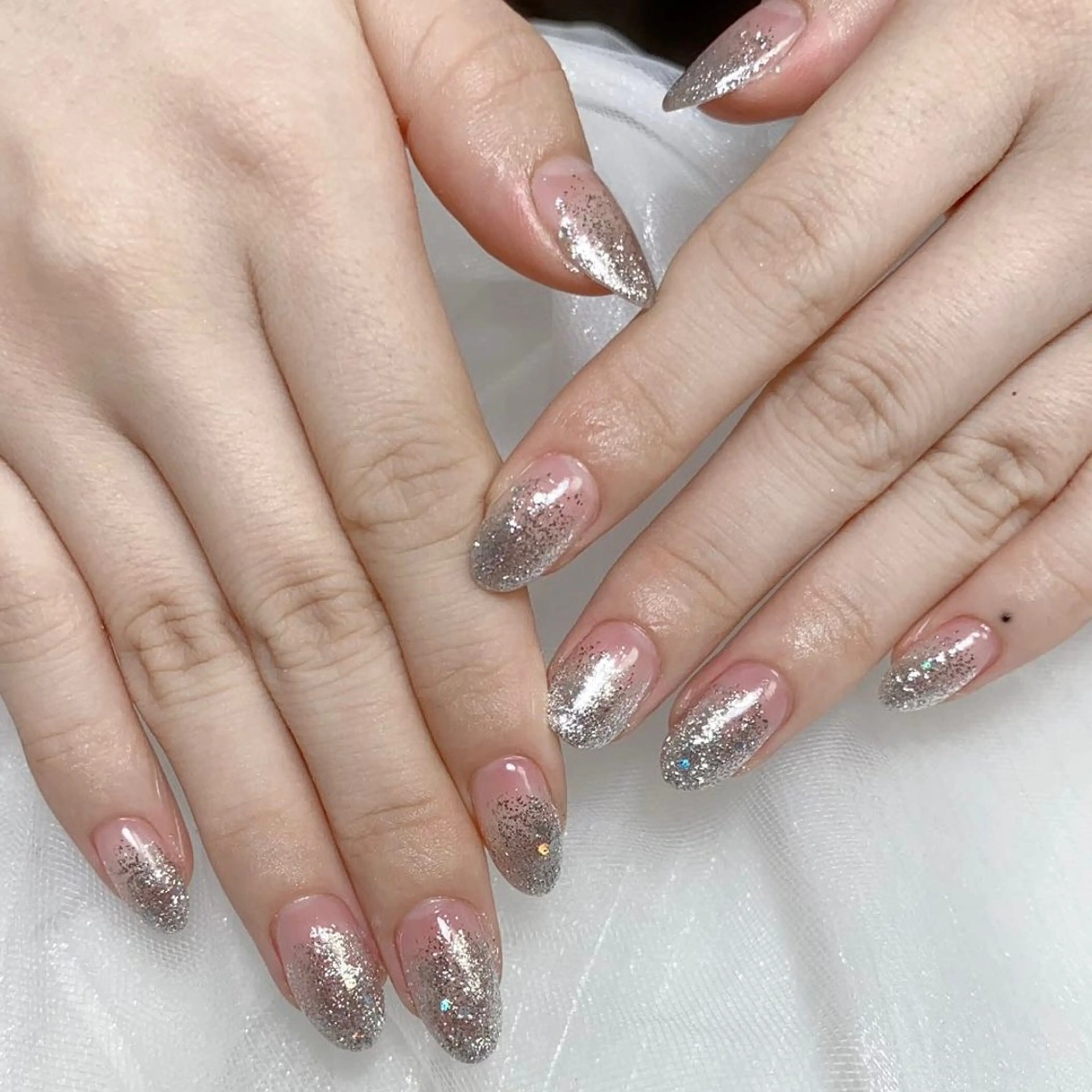 ネイル アートネイル オーロラネイル ガーリー キラキラネイル 韓国ネイル ハンドネイル Nail salon 木にいるのネイルデザイン