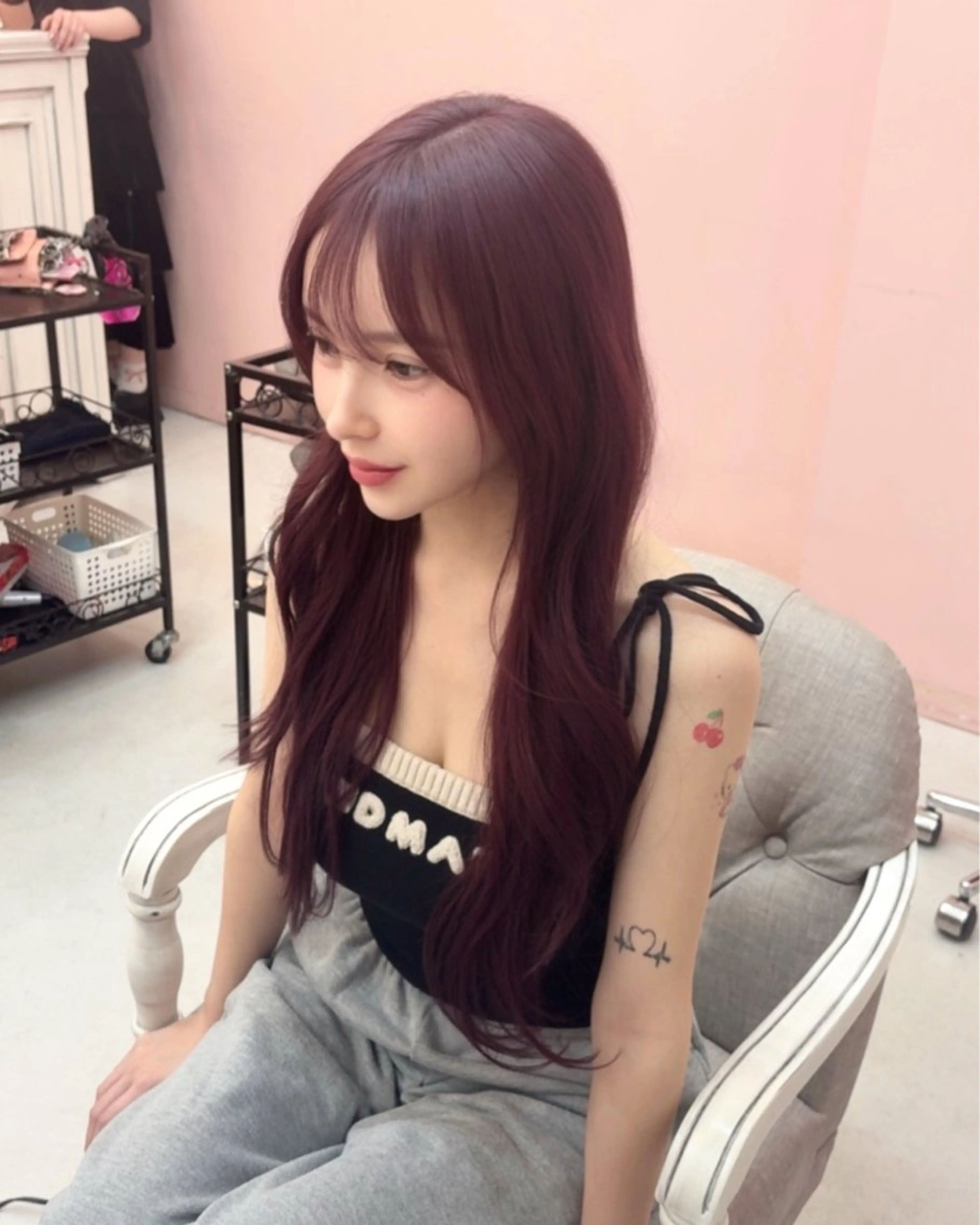 ロング カラー ピンクカラー エクステ ヘアカラー エクステ マイカ 🤍のヘアスタイル