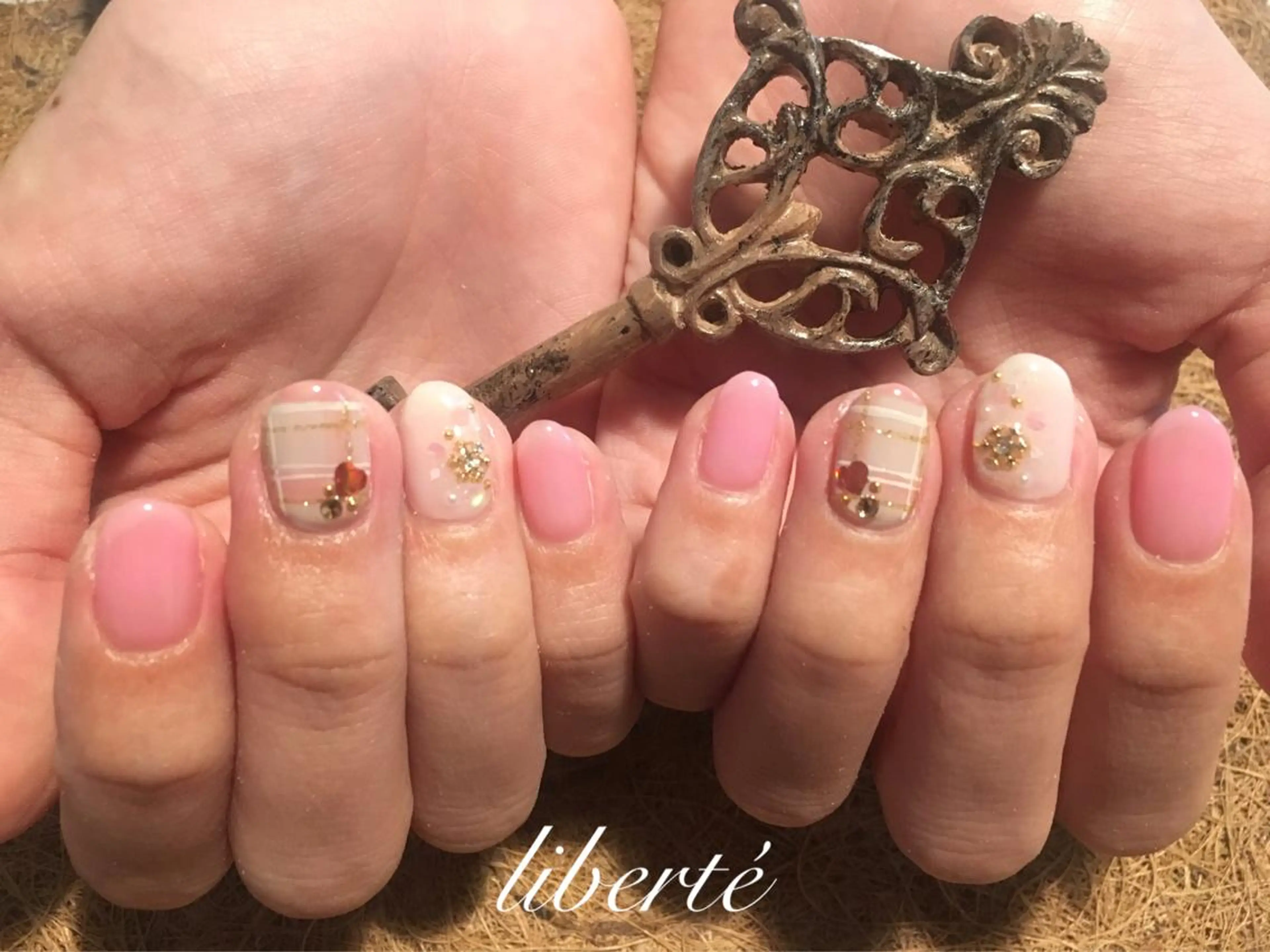 ネイル liberté (リベルテ)のネイルデザイン