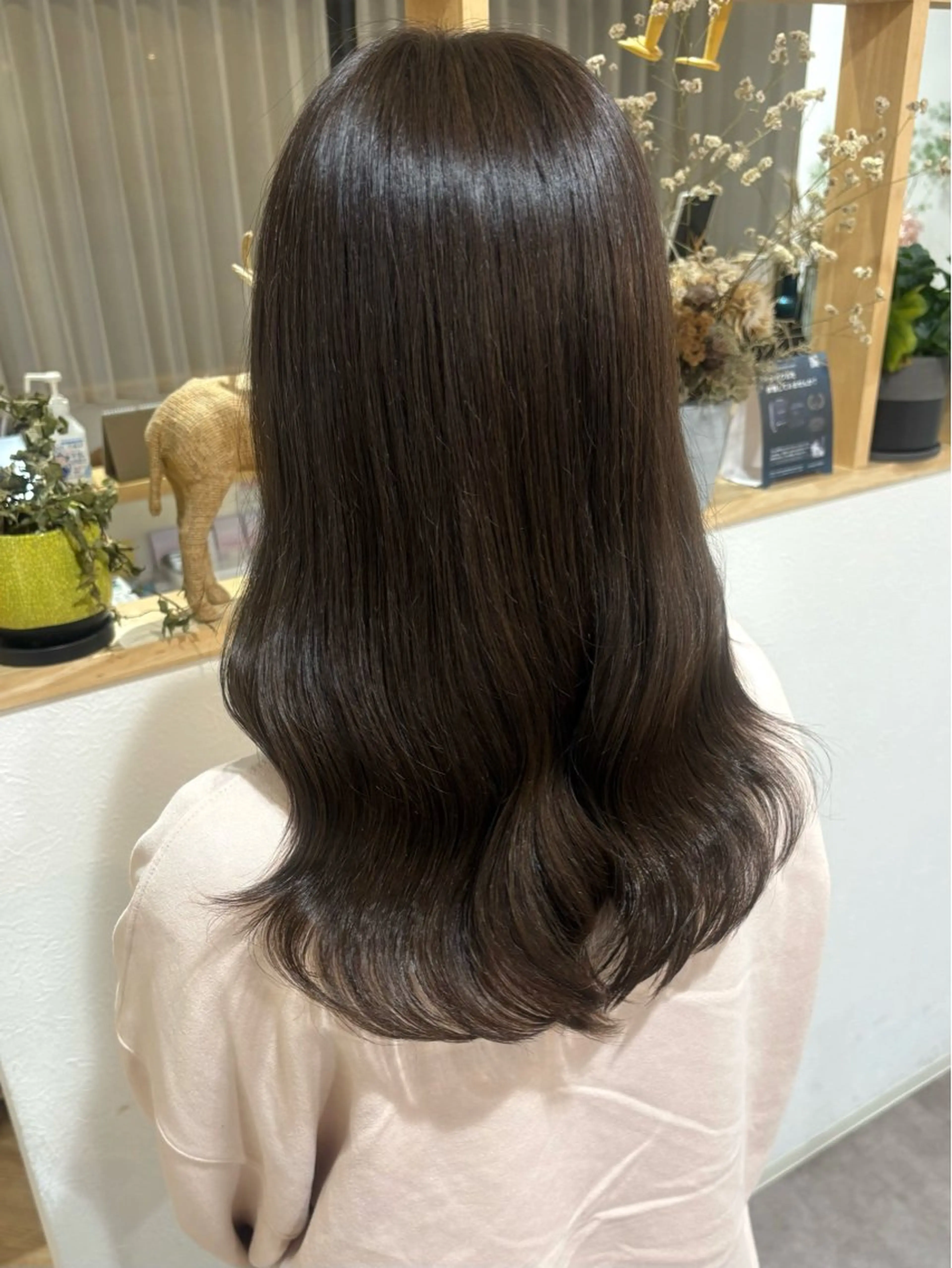 ロング カラー グレージュ ヘアカラー トリートメント merc.谷本 澪のヘアスタイル