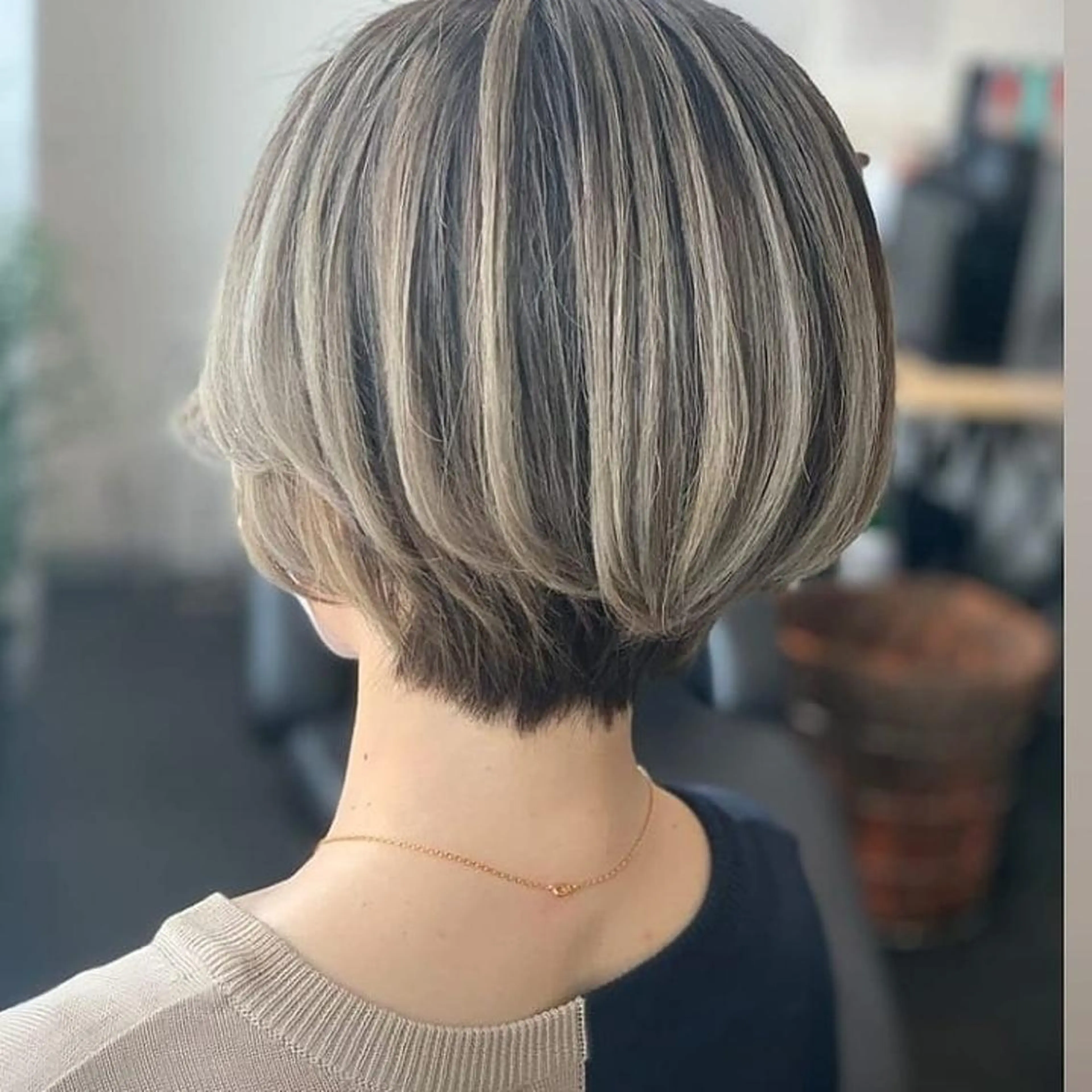 ショート カラー バレイヤージュ レイヤーカット ヘアカラー JIL BLAN 京都所属・RU RIのヘアスタイル