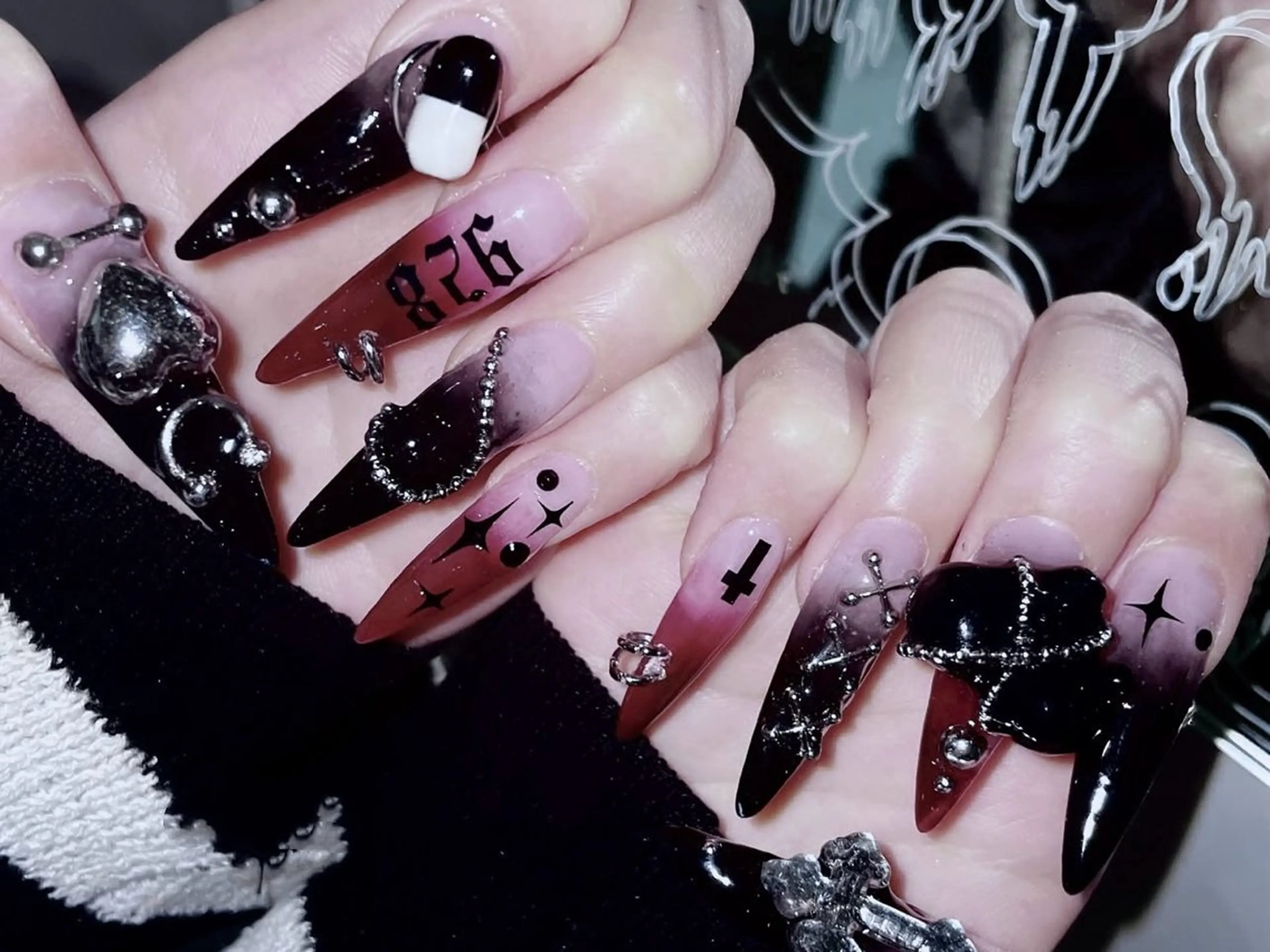 メンズ ネイル アートネイル フレンチネイル ジェルネイル キラキラネイル パラジェル Bloom スカルプ専門店のネイルデザイン