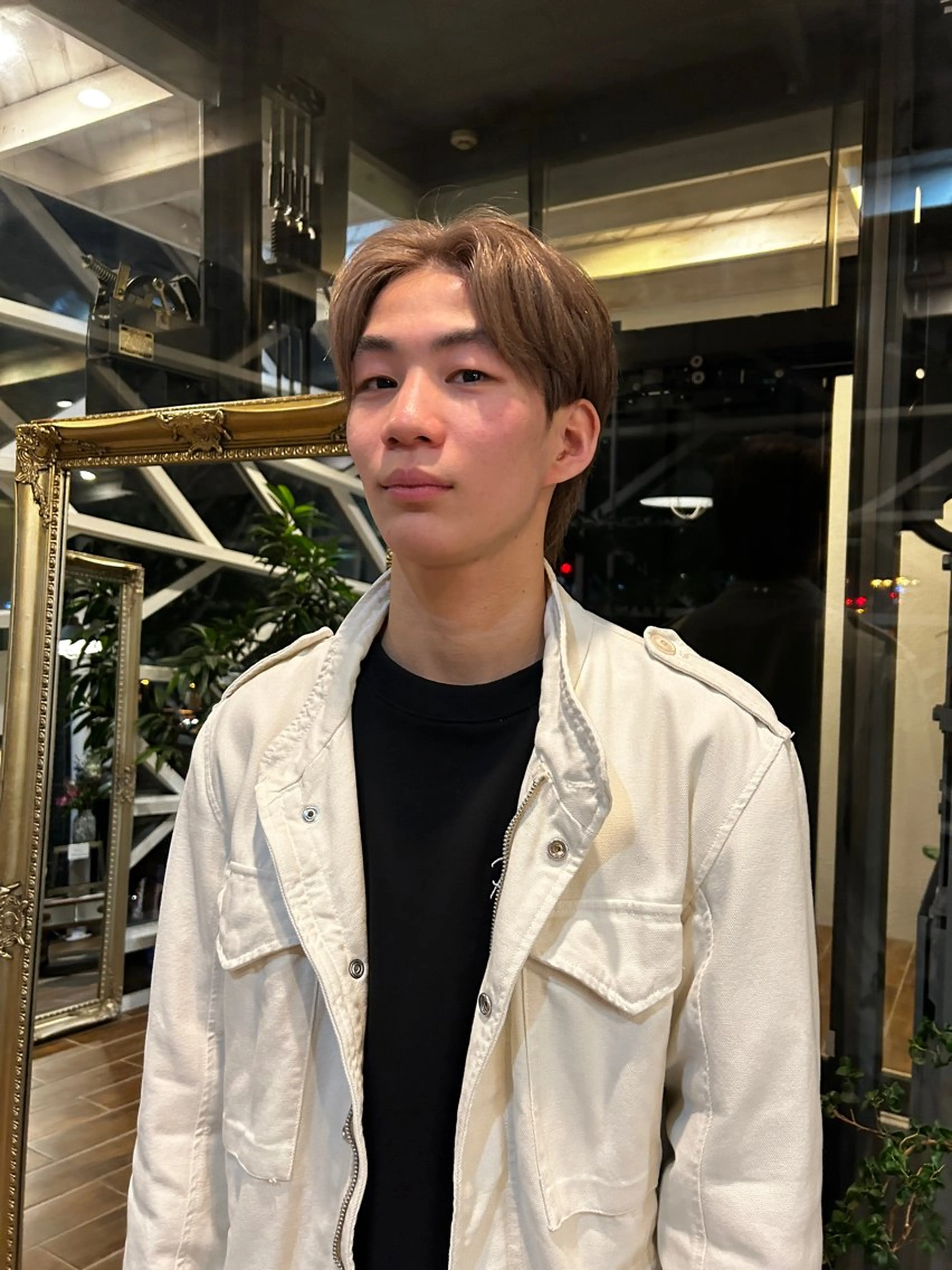 カラー メンズ センターパート メンズ韓国風 ヘアカラー 西 優衣奈のヘアスタイル