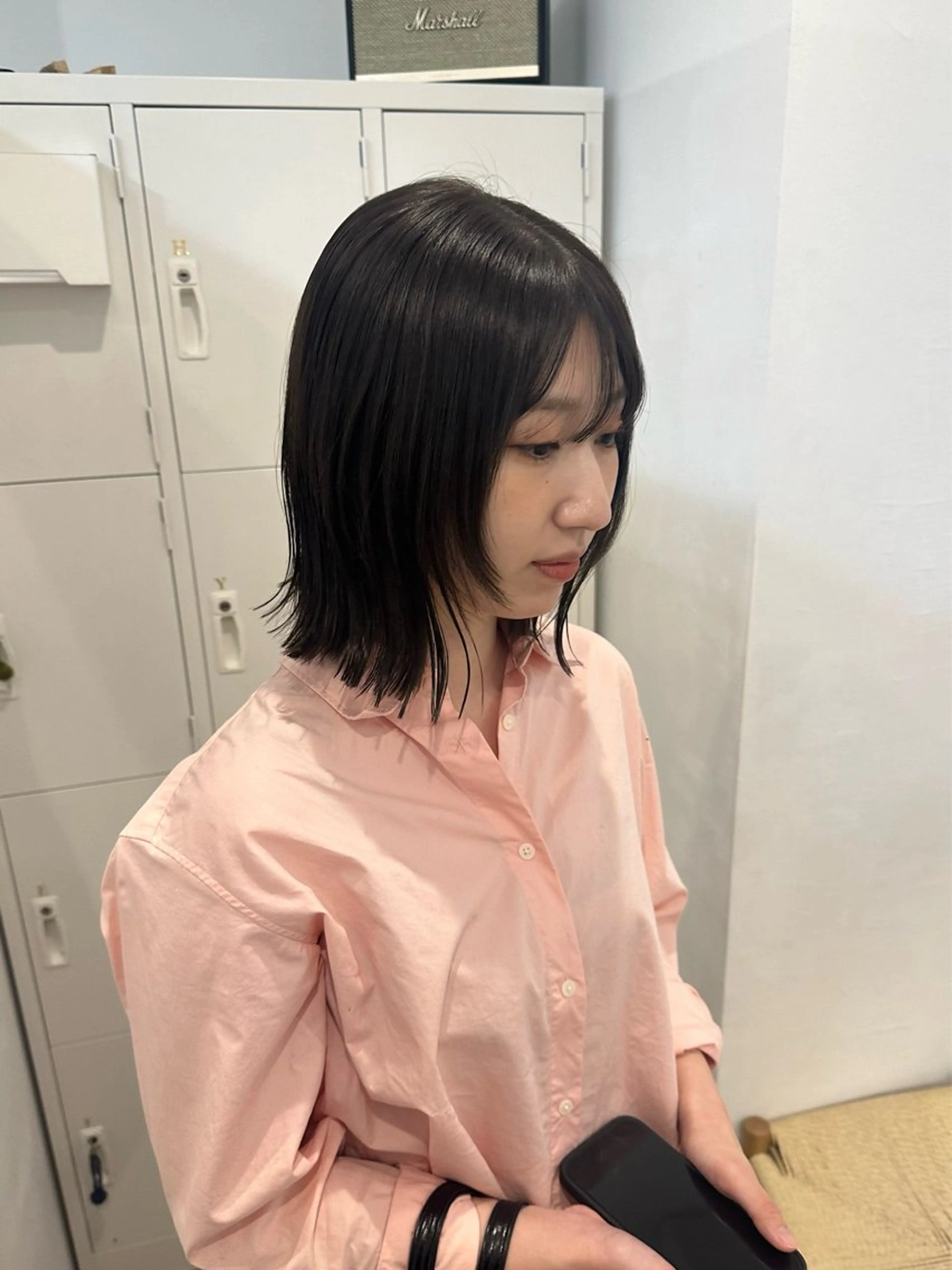 ミディアム カラー ボブ 顔まわりレイヤー レイヤーカット 外ハネヘア カット ヘアカラー トリートメント 梅田/柔らかカラー/ オオハシ リナコのヘアスタイル