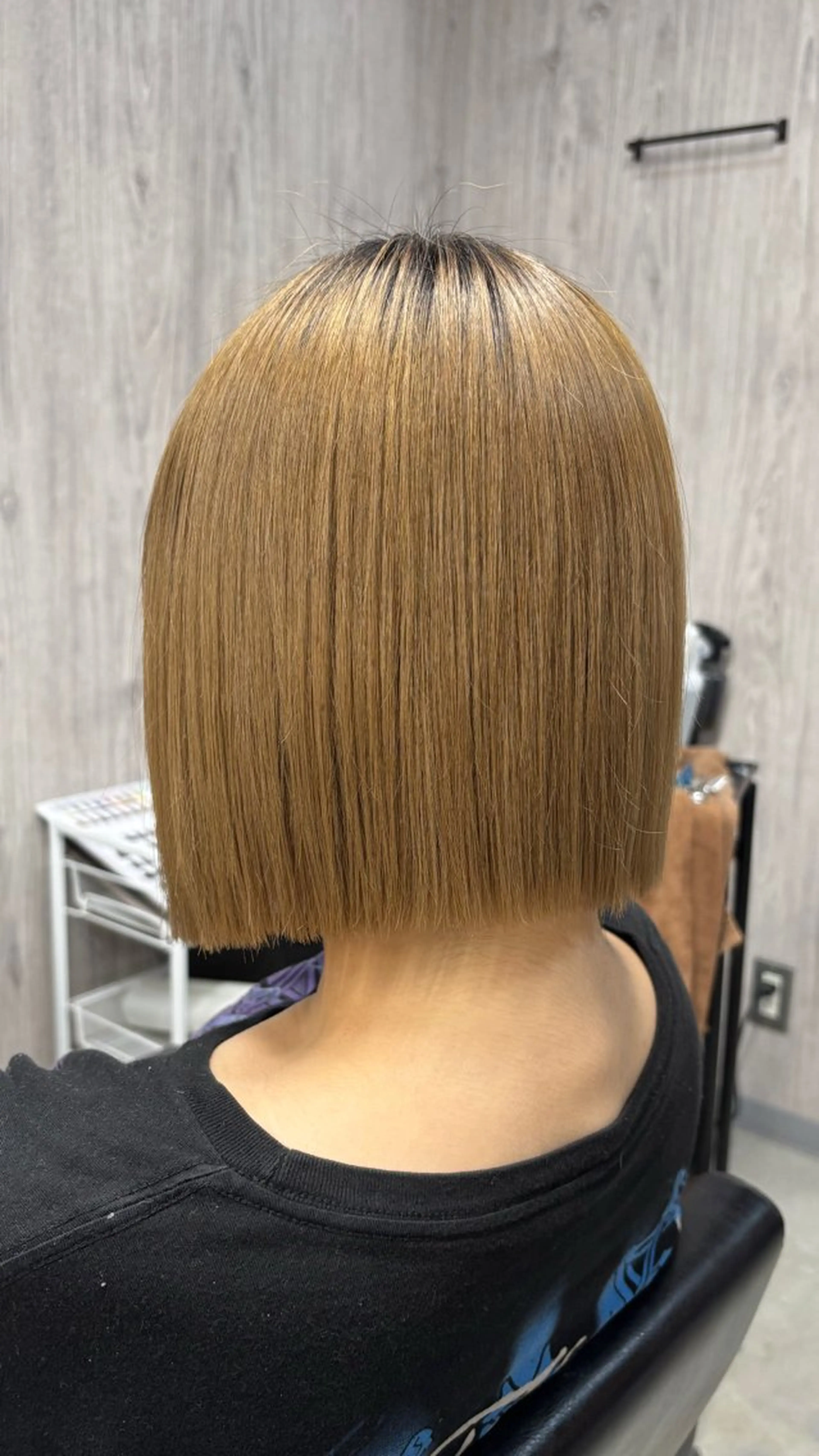 ショート カラー かの／GiseL／ ハイトーン／ブリーチのヘアスタイル