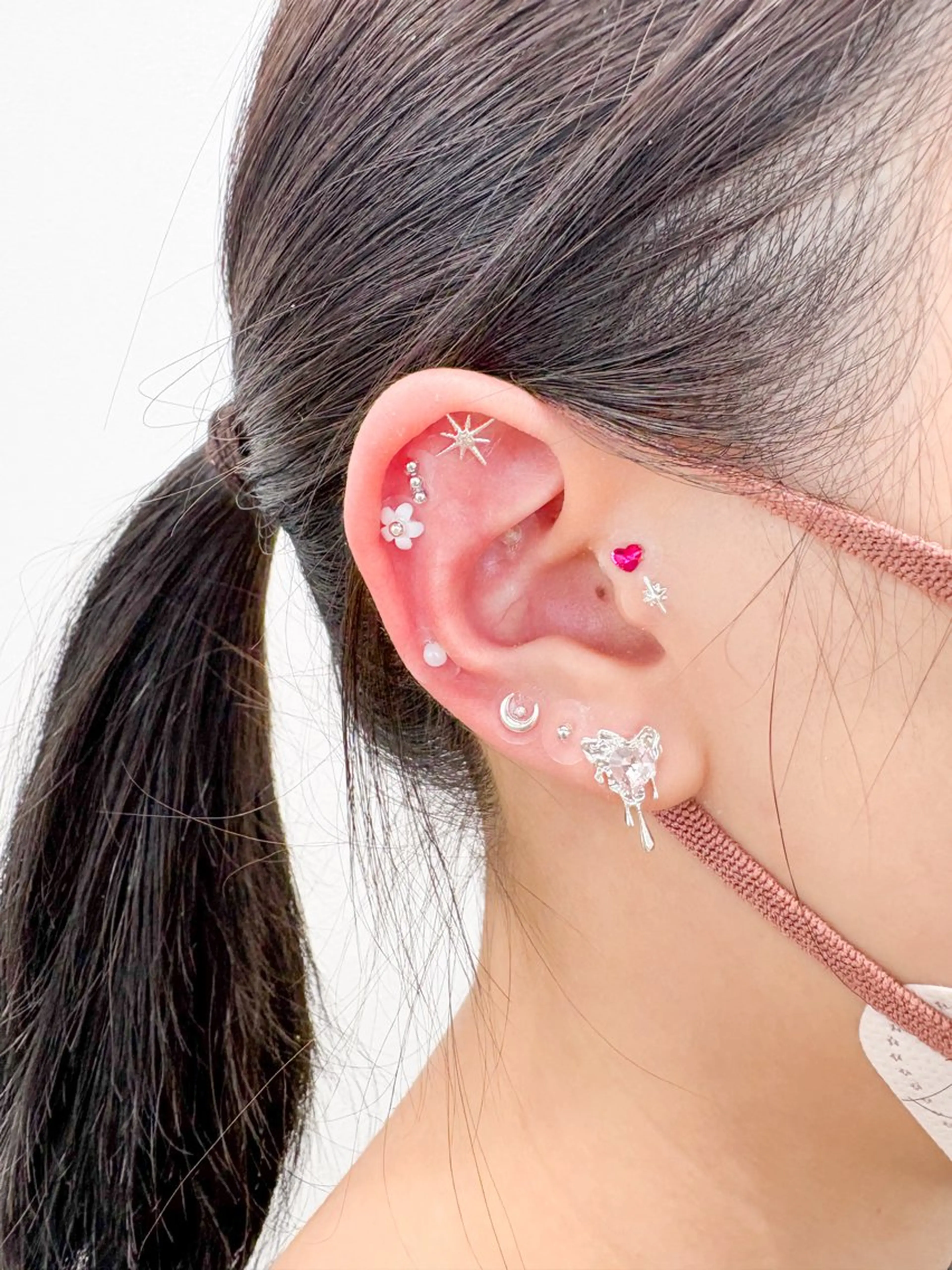 耳つぼジュエリー付け放題の写真