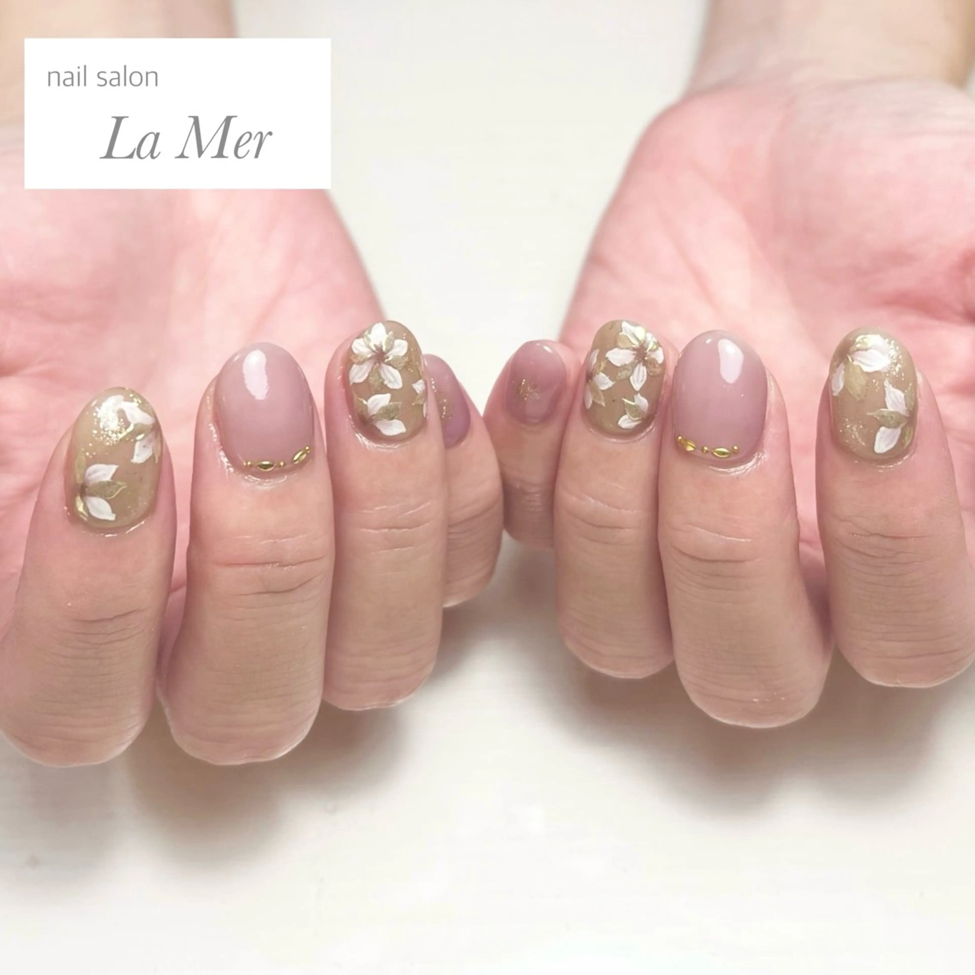 ネイル アートネイル フラワーネイル ゴールド ミラーネイル オフィスネイル ハンドネイル nailsalon La Merのネイルデザイン