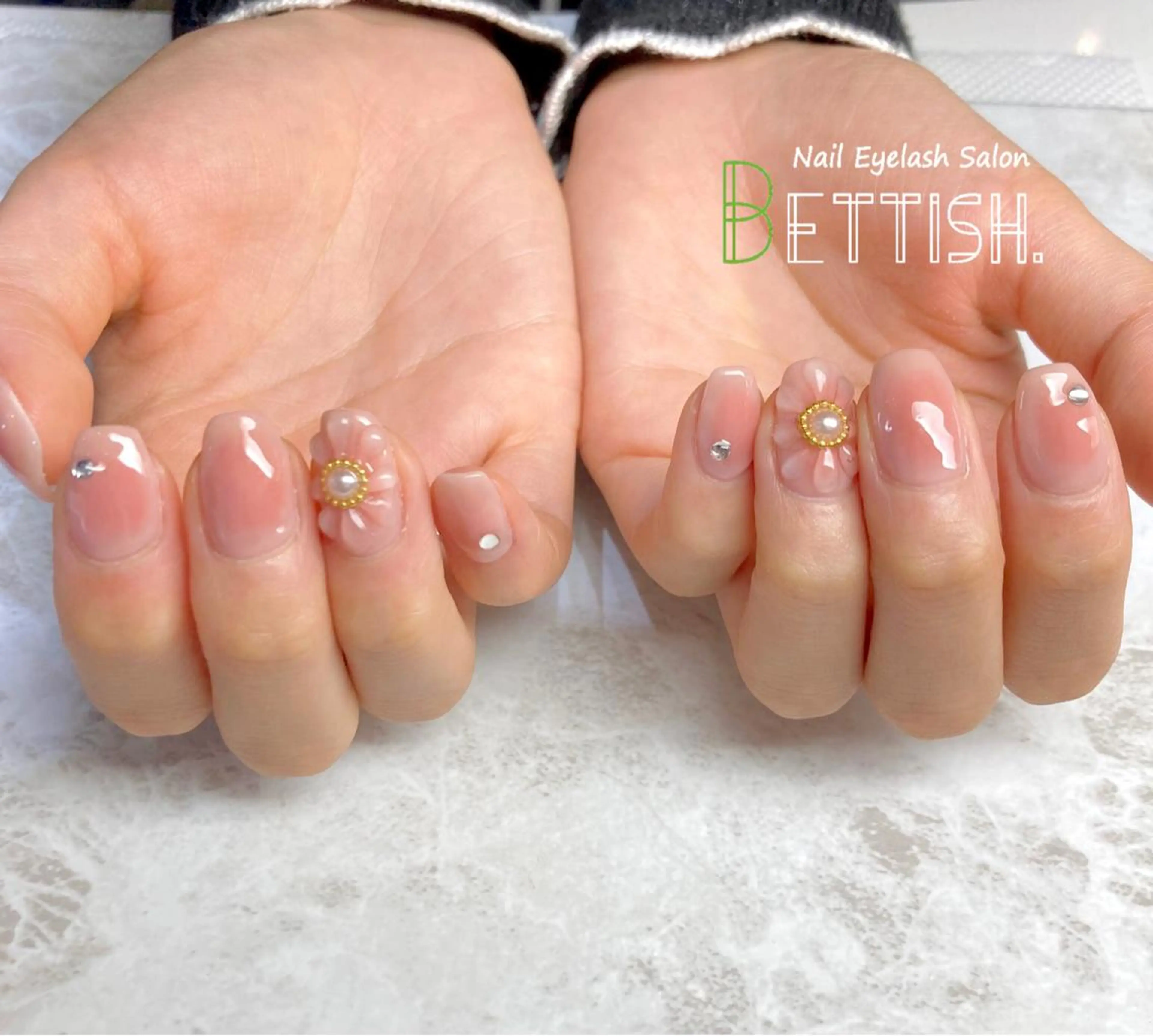 ネイル チークネイル フラワーネイル ぷっくりネイル ハンドネイル BETTISH. KUMIKO☺︎︎のネイルデザイン