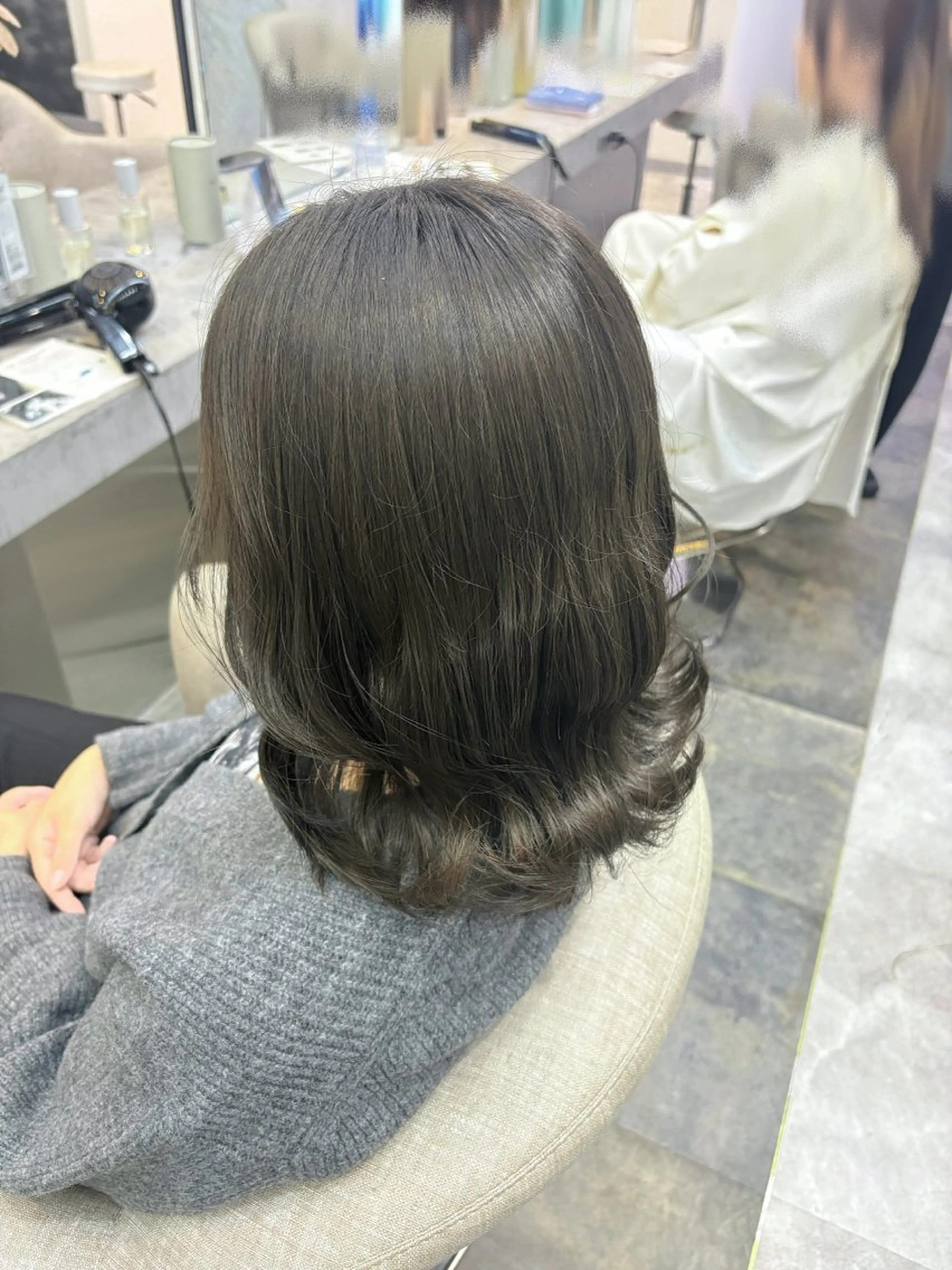 セミロング カラー Maho ブリーチモデル募集中のヘアスタイル