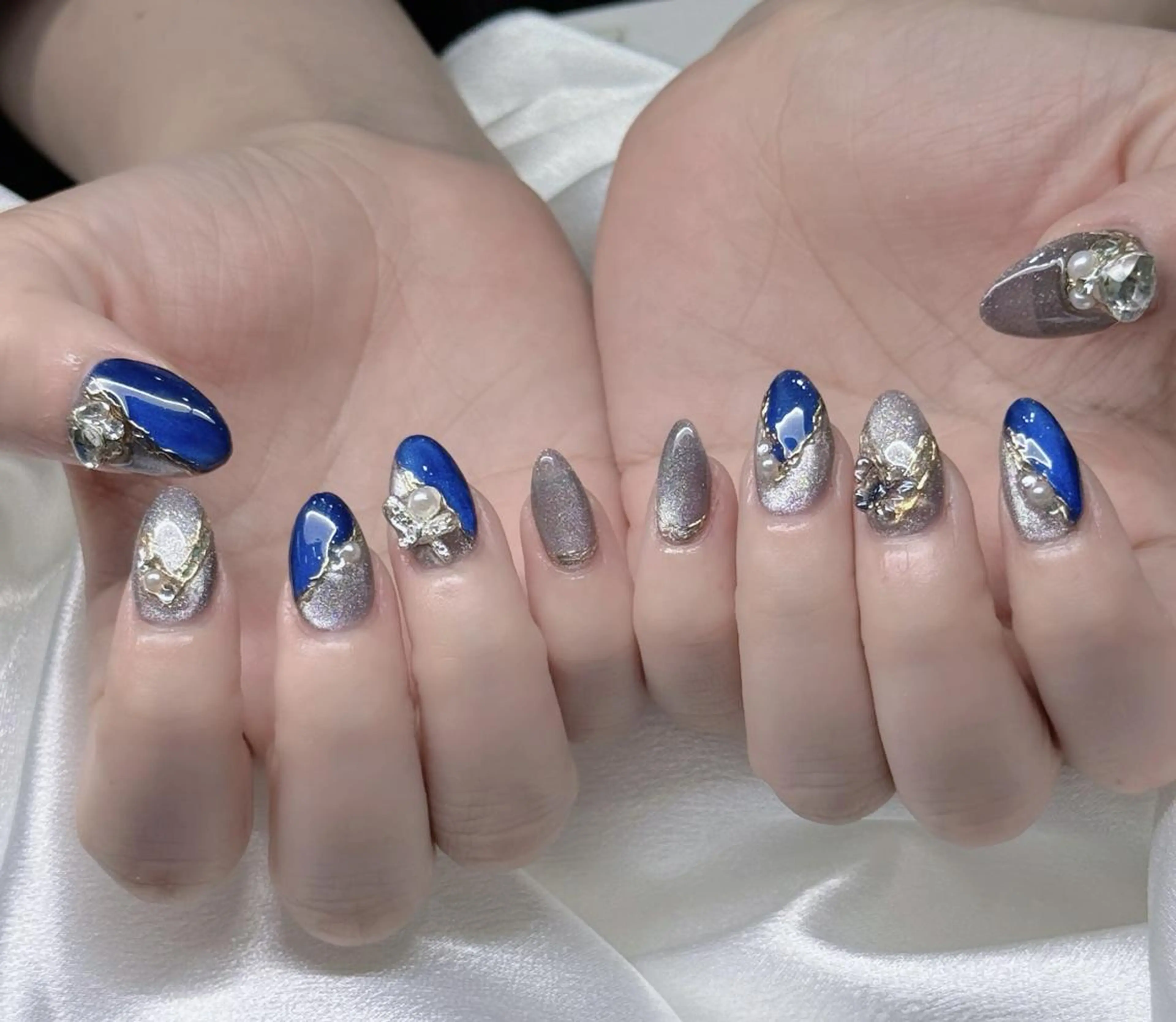 ネイル オーロラネイル ブルー チークネイル フットネイル フレンチネイル ハンドネイル NAILS168 新大久保店のネイルデザイン