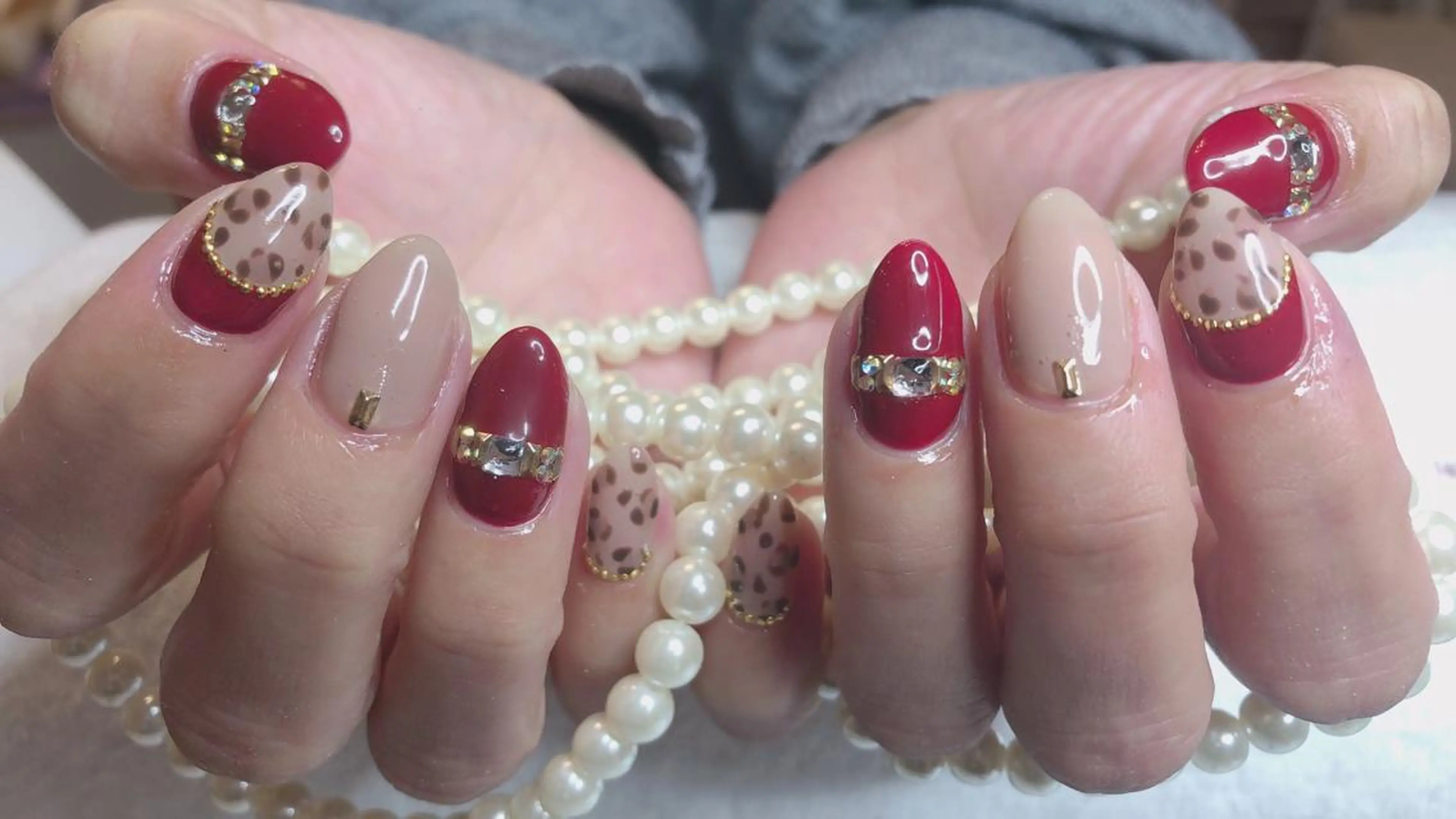 セミロング ネイル ハンドネイル 長さ出し専門 nynaのネイルデザイン